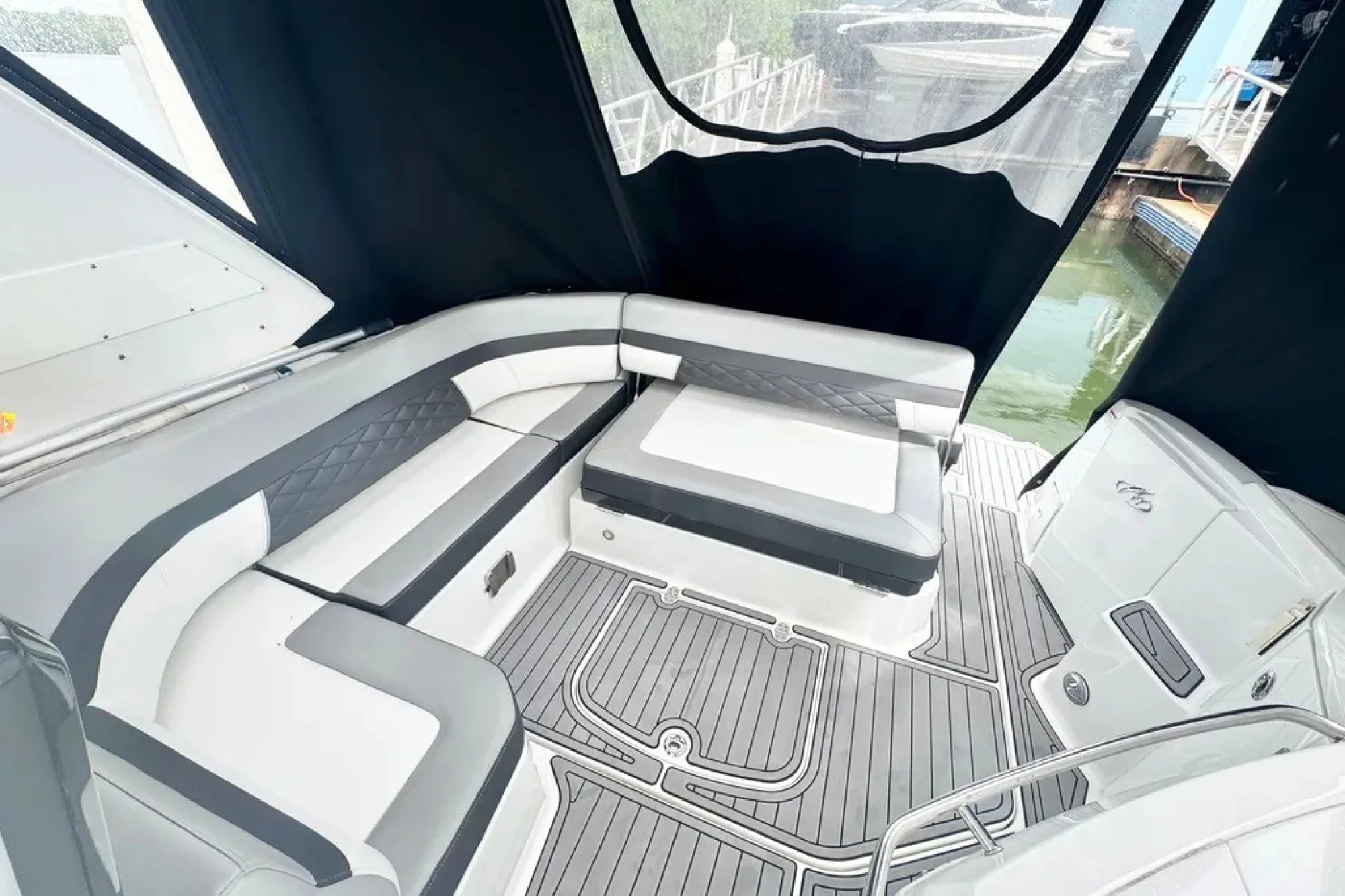 2021 Monterey 335 Sport Yacht - Image 5