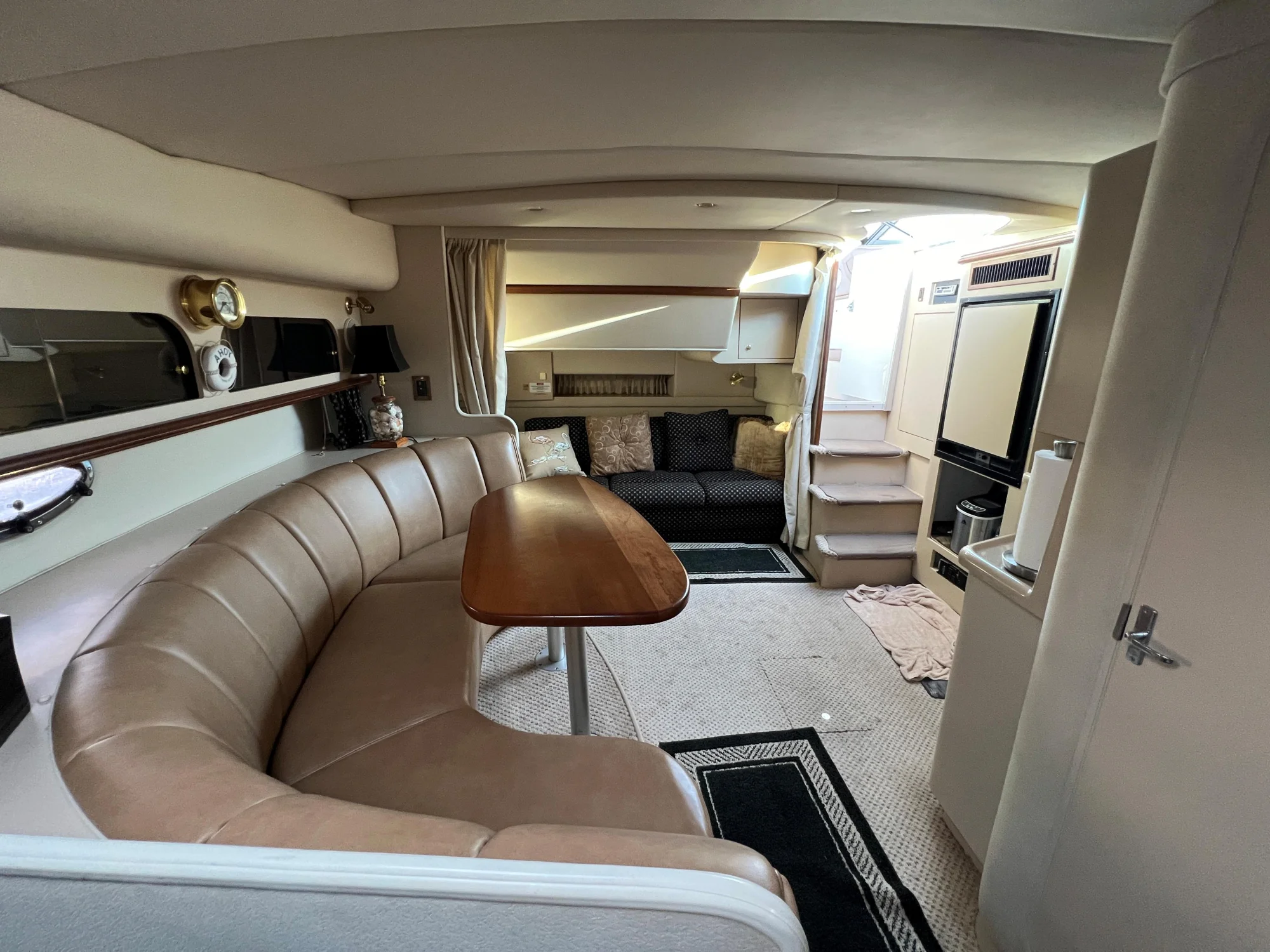 1999 Cruisers Yachts 3575 Esprit - Image 3