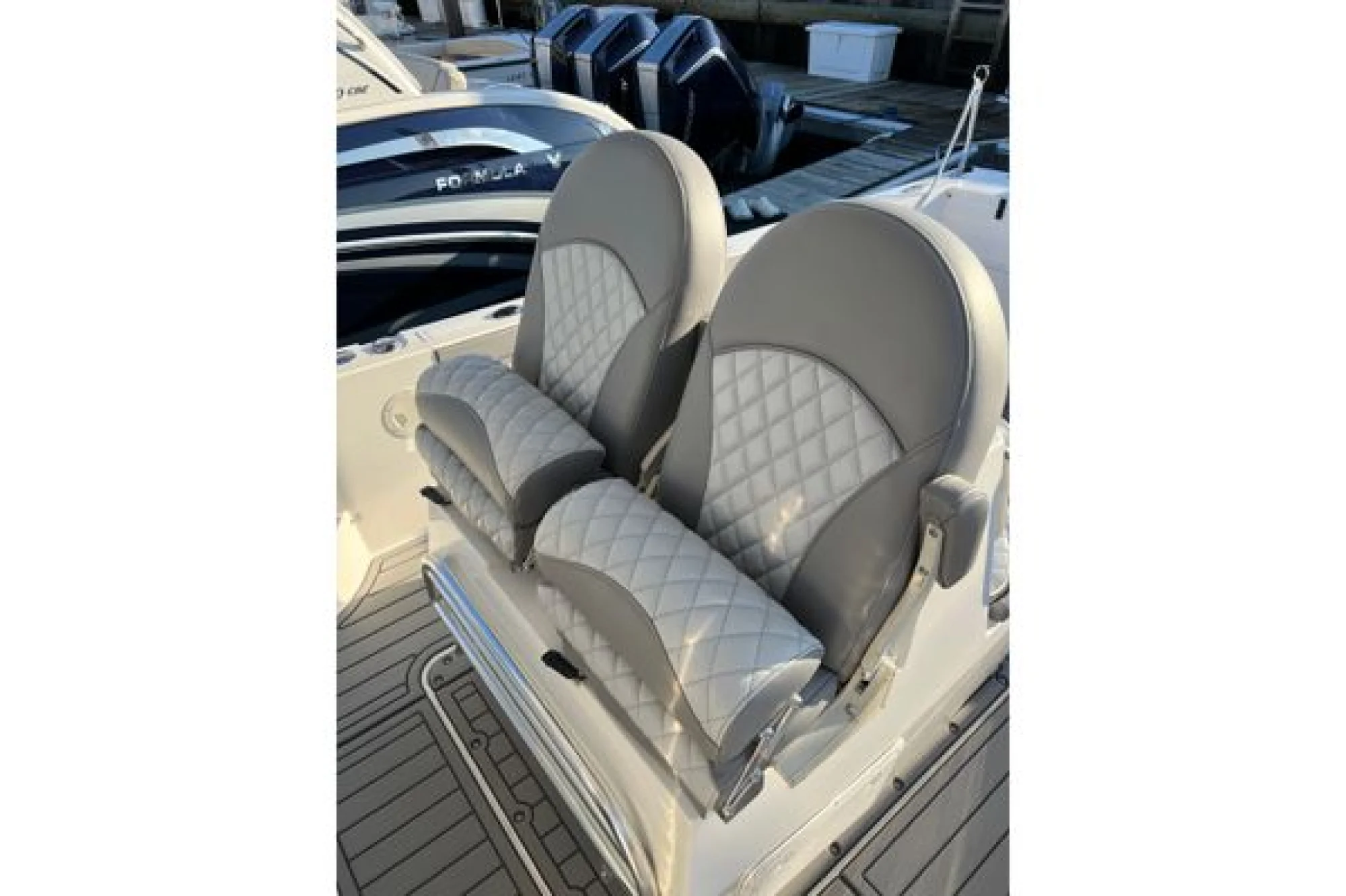 2015 28' True World Marine TE289 - Image 3