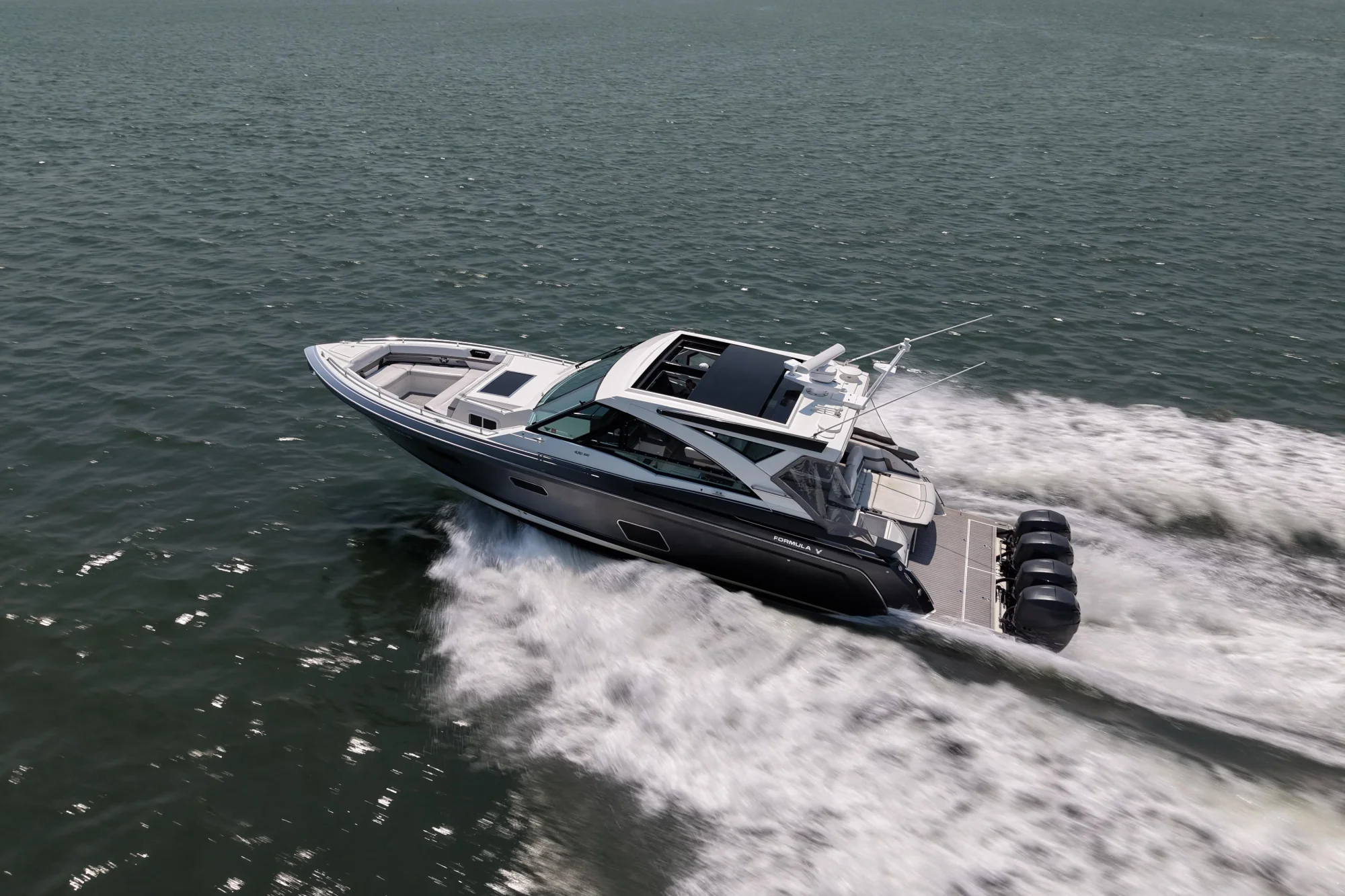 2019 Formula 430 Super Sport Crossover - Image 3