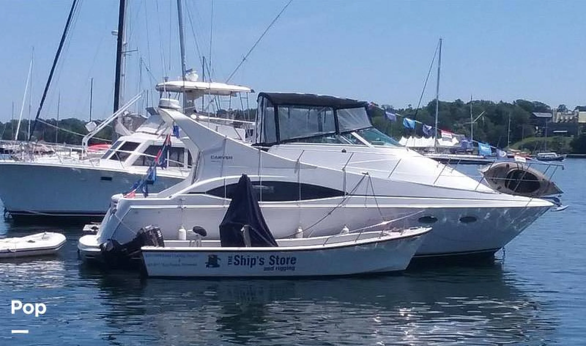 1998 Carver 350 Mariner - Image 2