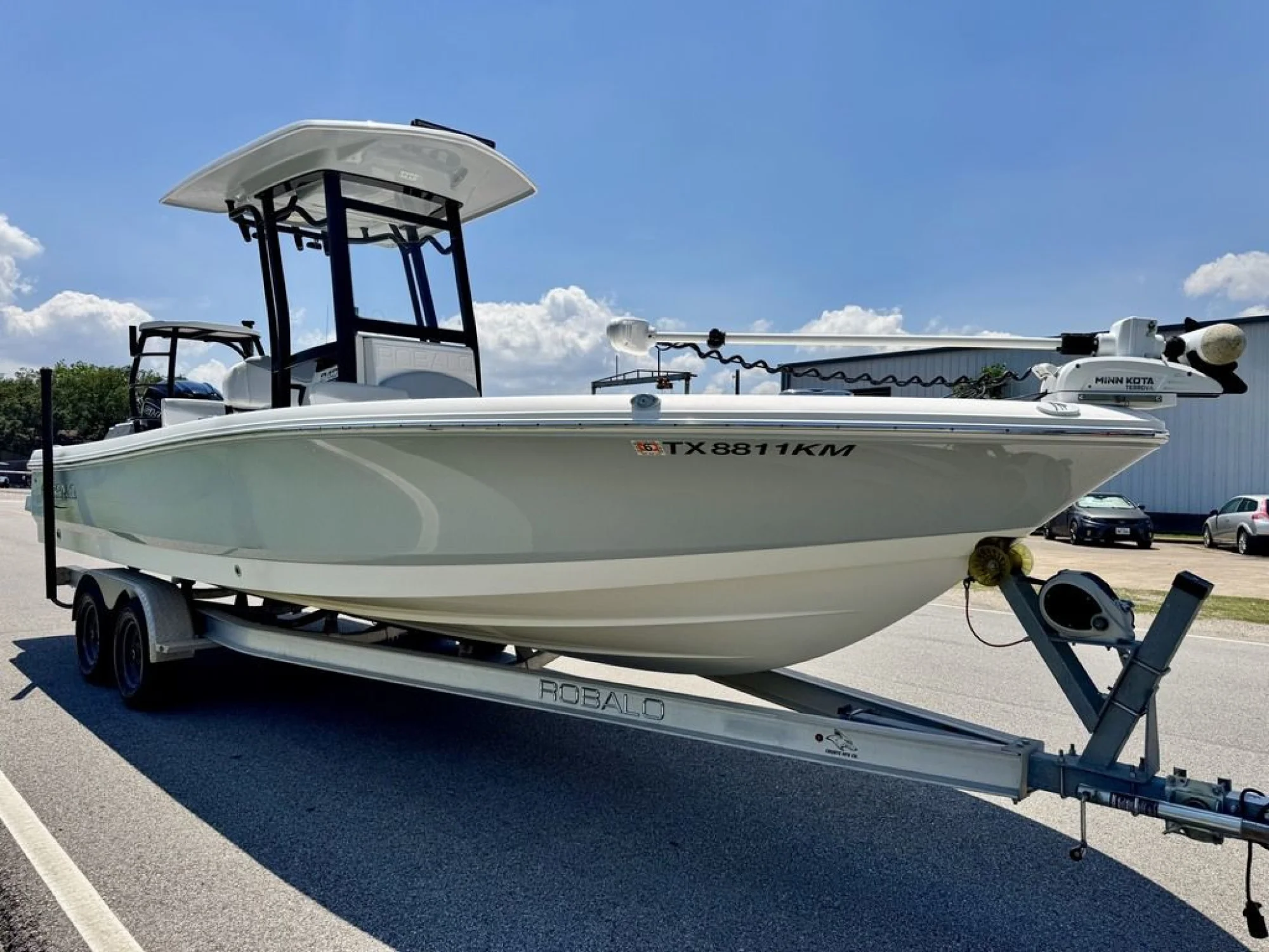 2021 Robalo 246 Cayman - Image 5