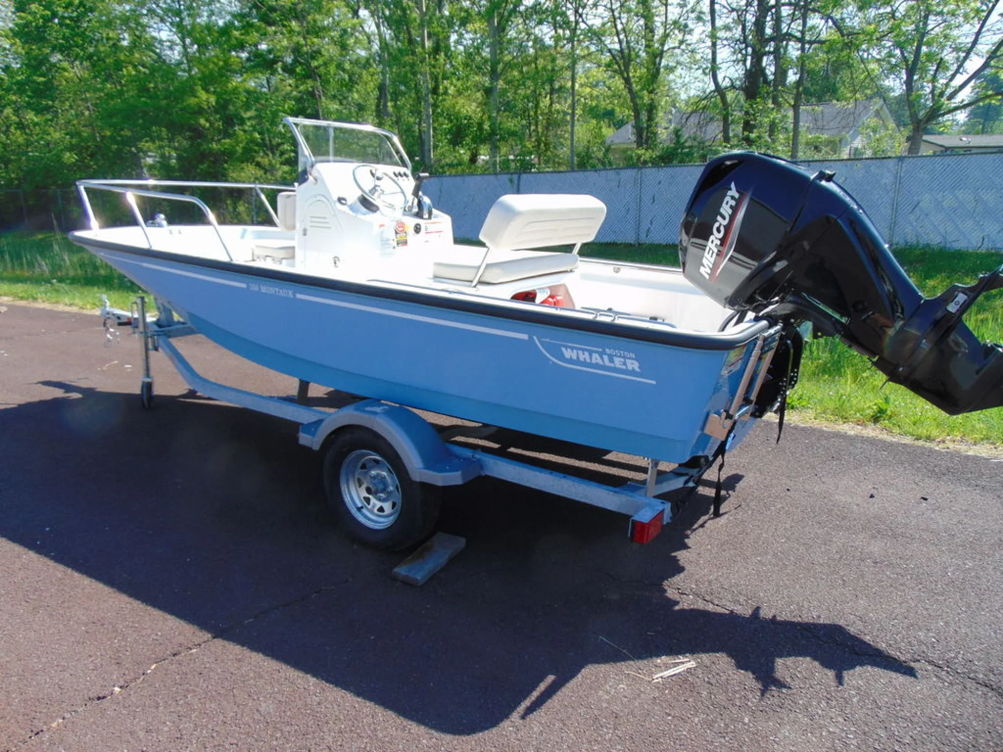 Boston Whaler 150 Montauk - Image 2