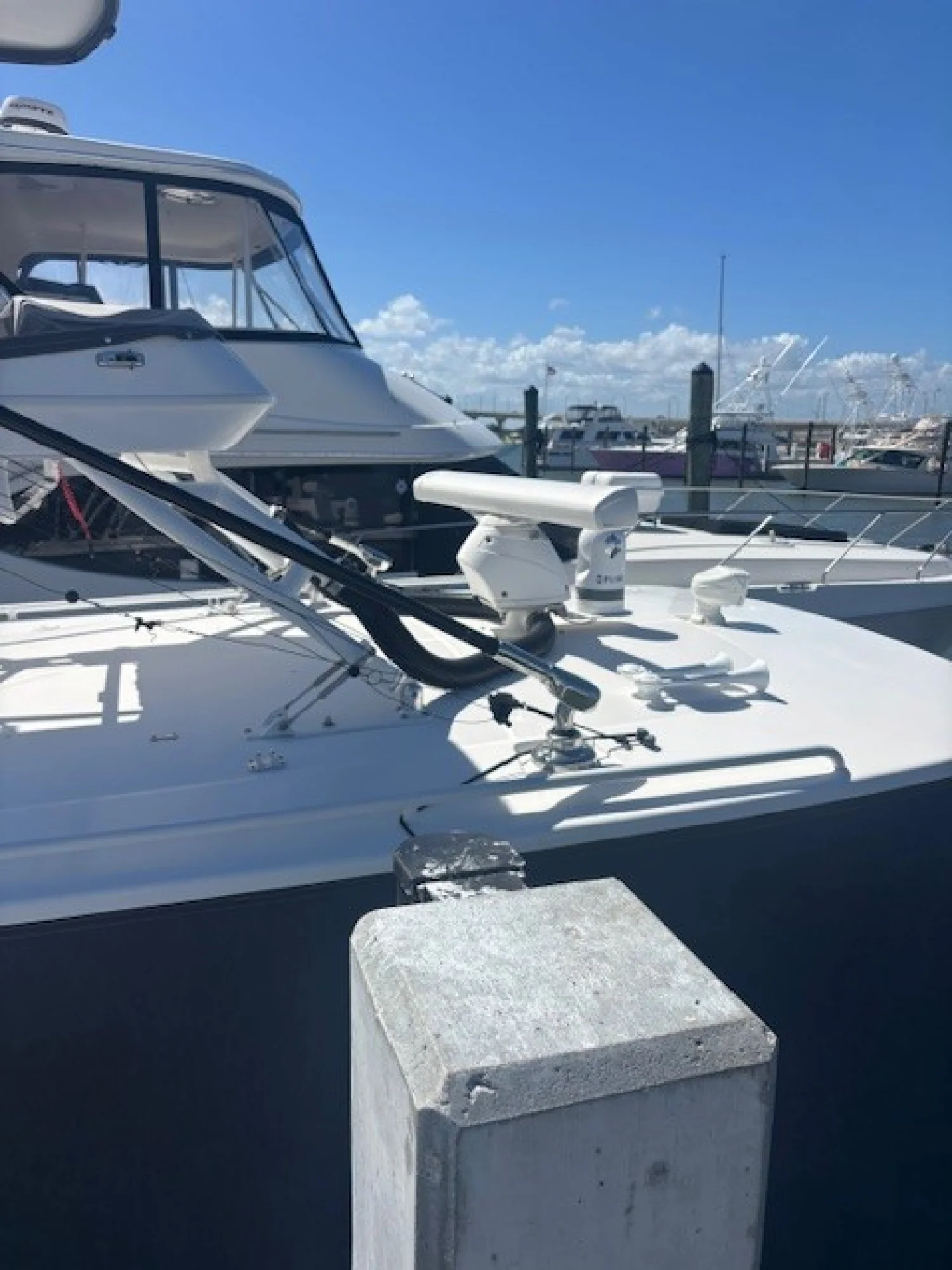 2018 Everglades 435 CC - Image 4