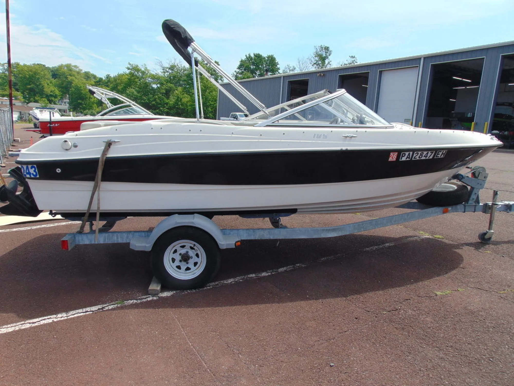 Bayliner 185 Bowrider - Image 2
