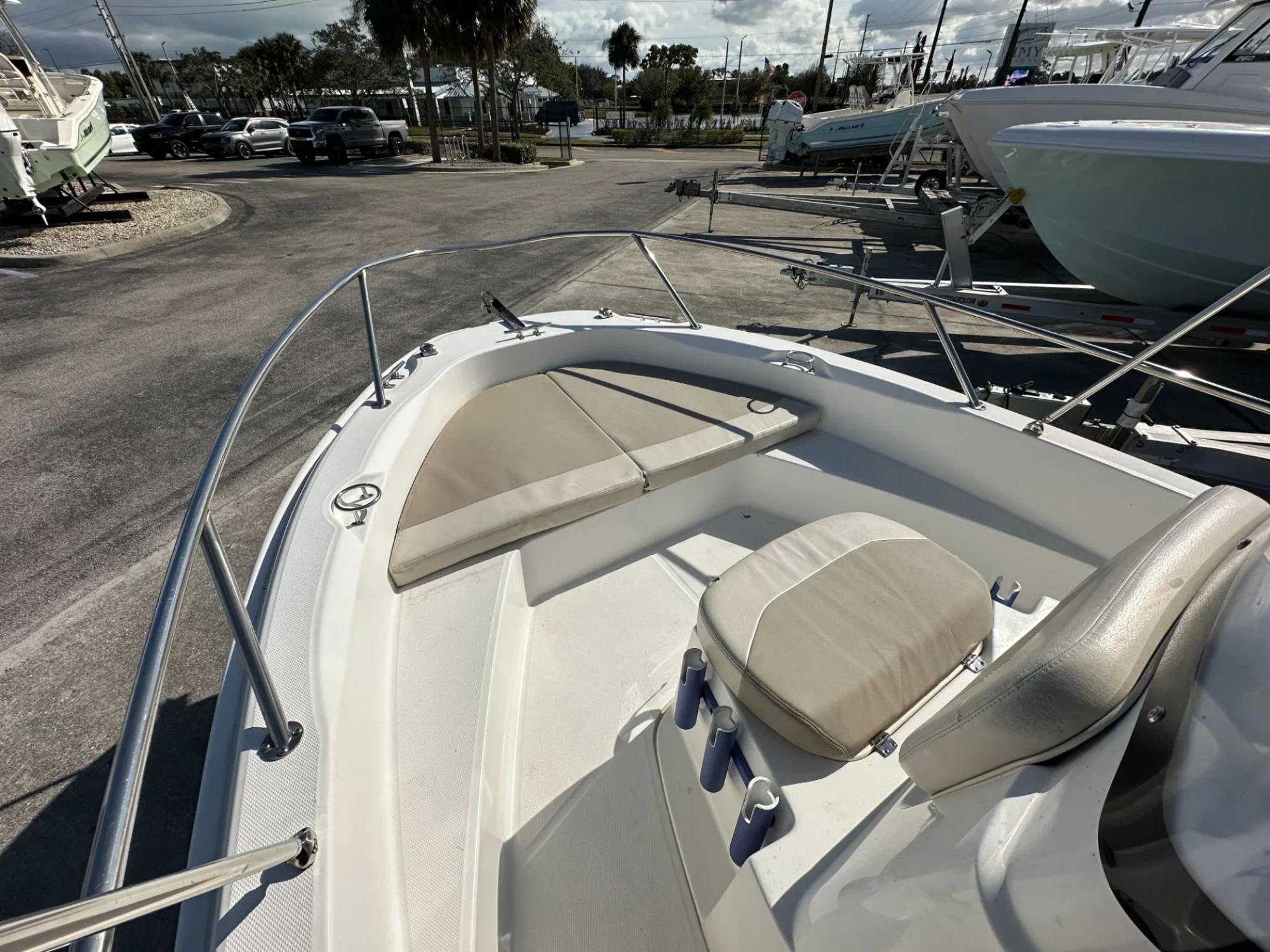 2019 Boston Whaler 180 Dauntless - Image 5