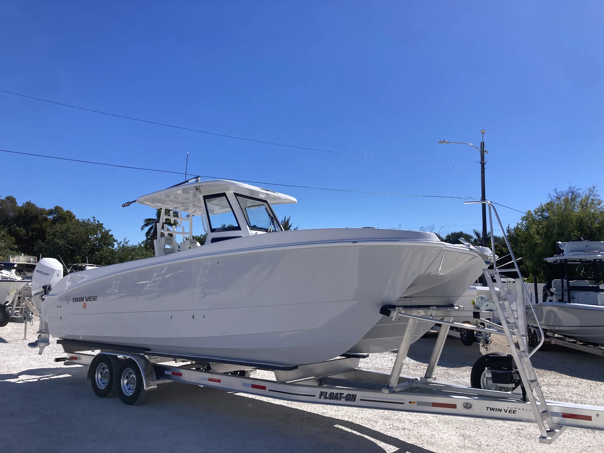2026 Twin Vee 280 GFX2 - Image 2