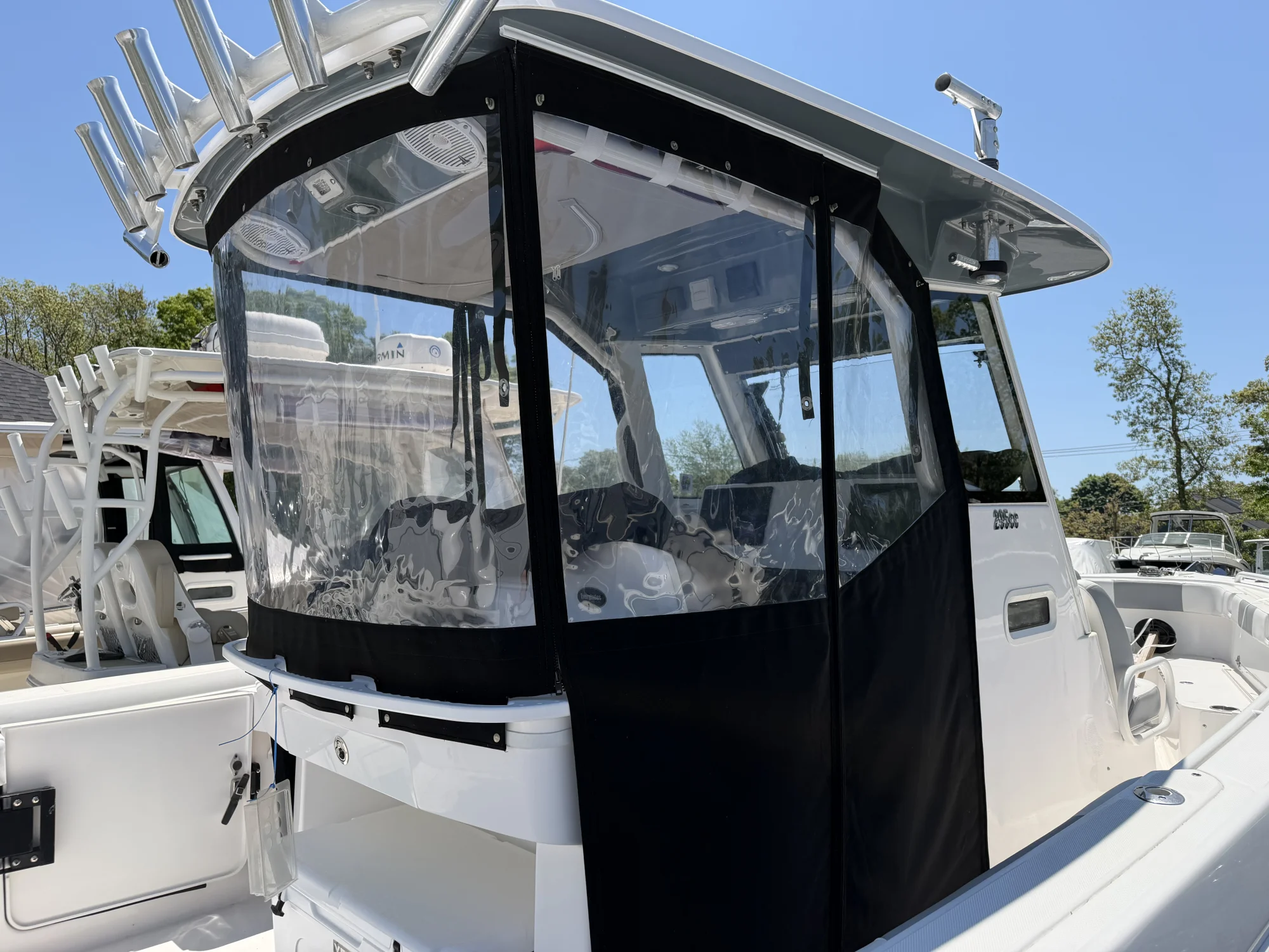 2019 Everglades 295CC - Image 5