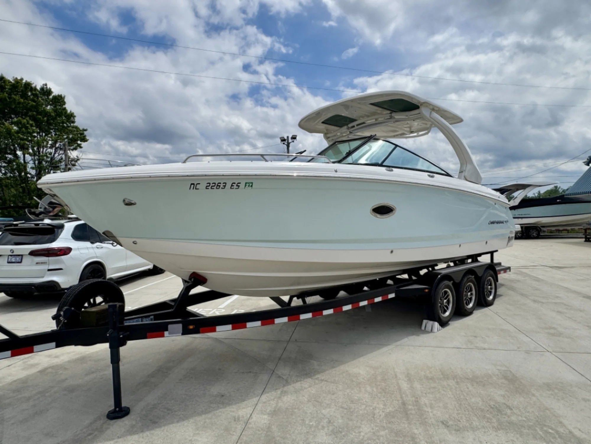 2021 Chaparral 30 Surf - Image 2