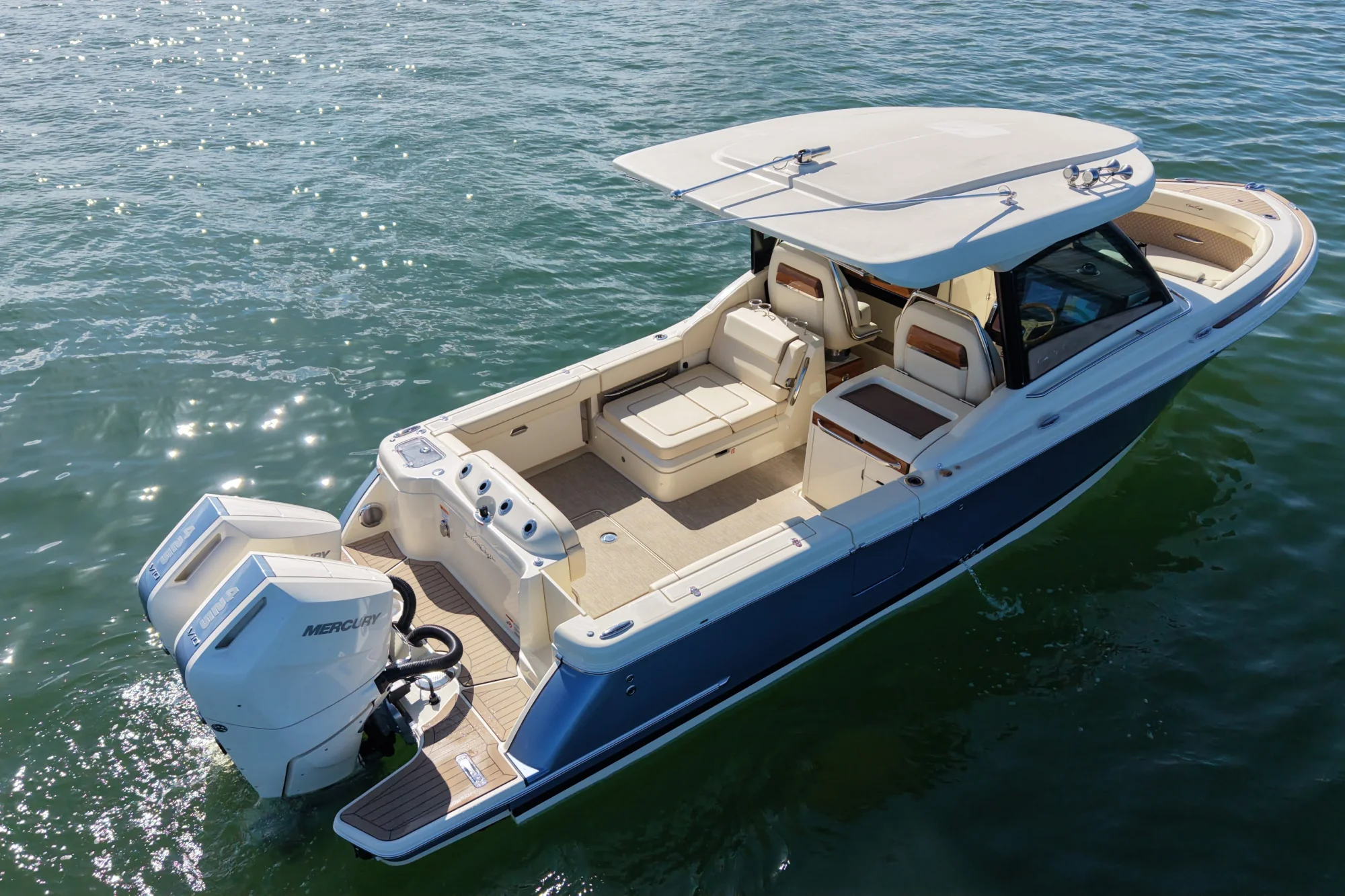 2027 Chris-Craft Calypso 32 - Image 2