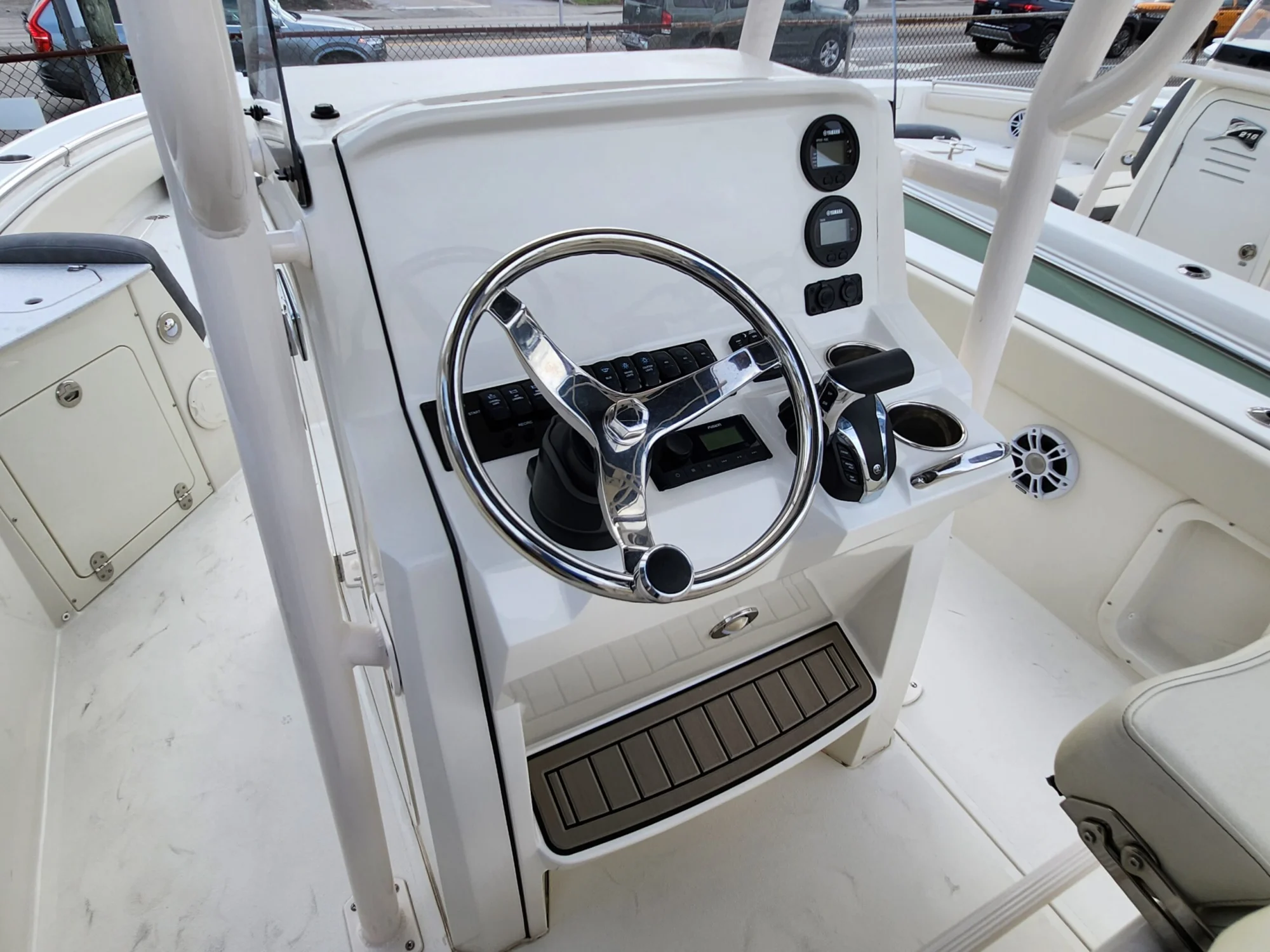 2023 STINGRAY 236CC - Image 5