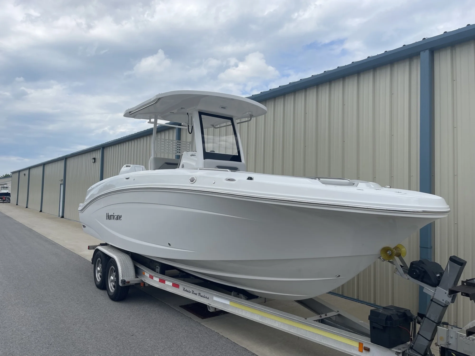 2026 Hurricane 24 Center Console - Image 2