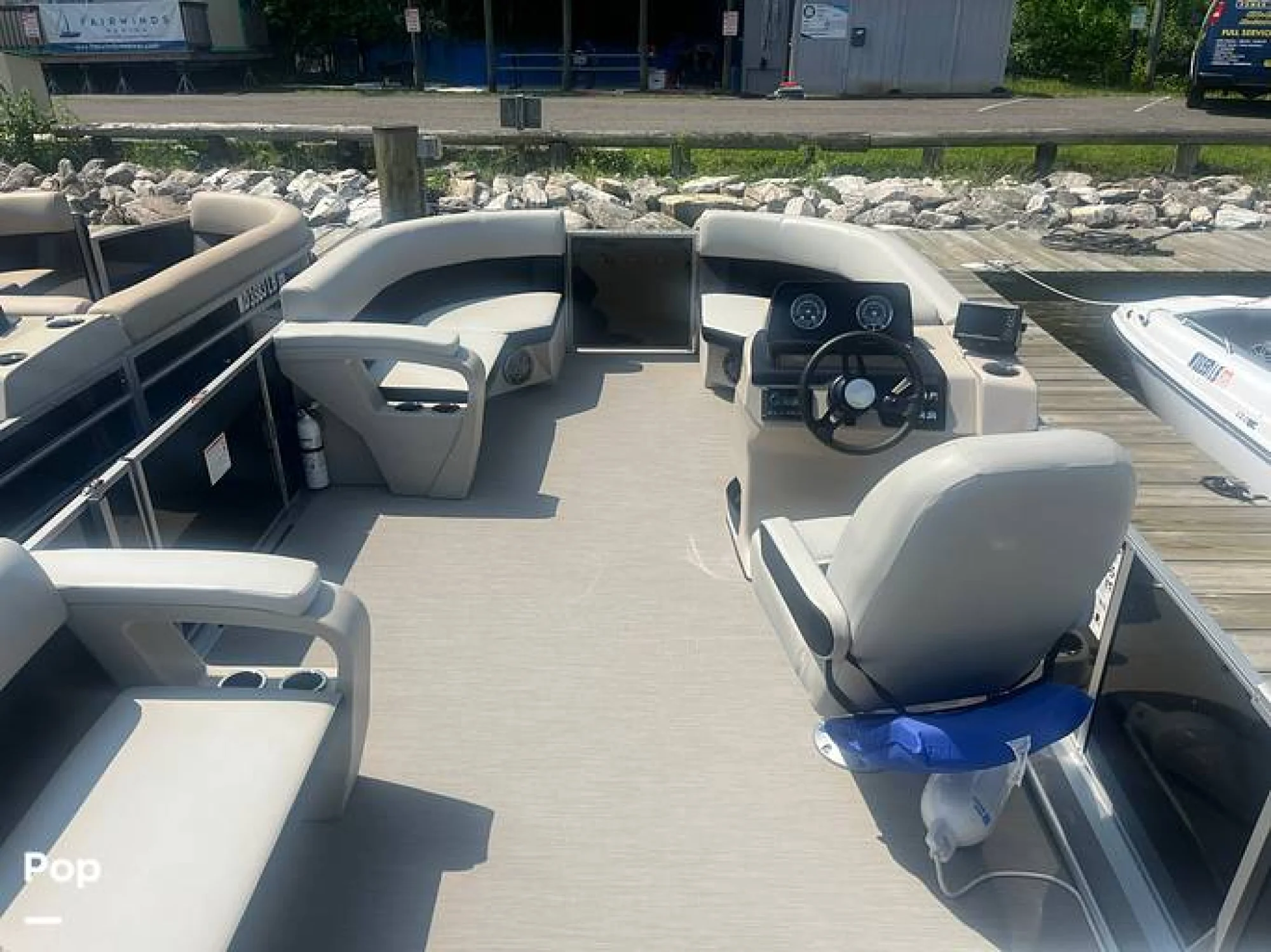 2025 Harris 230 Breeze - Image 4