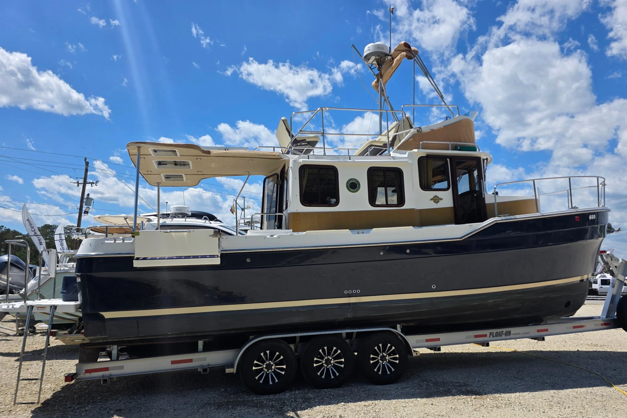 2020 Ranger Tugs R-31 CB - Image 3