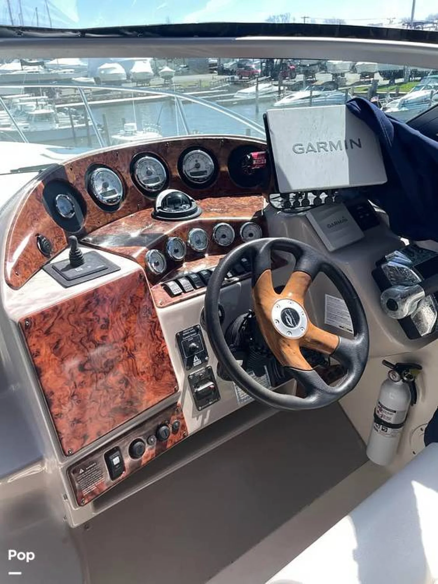 2005 Rinker 320 Fiesta Vee - Image 2