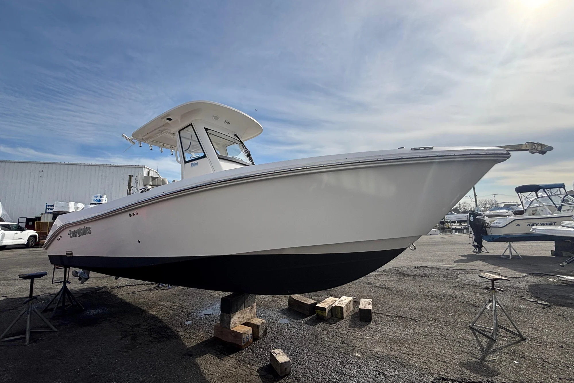 2017 Everglades 255 Center Console - Image 4