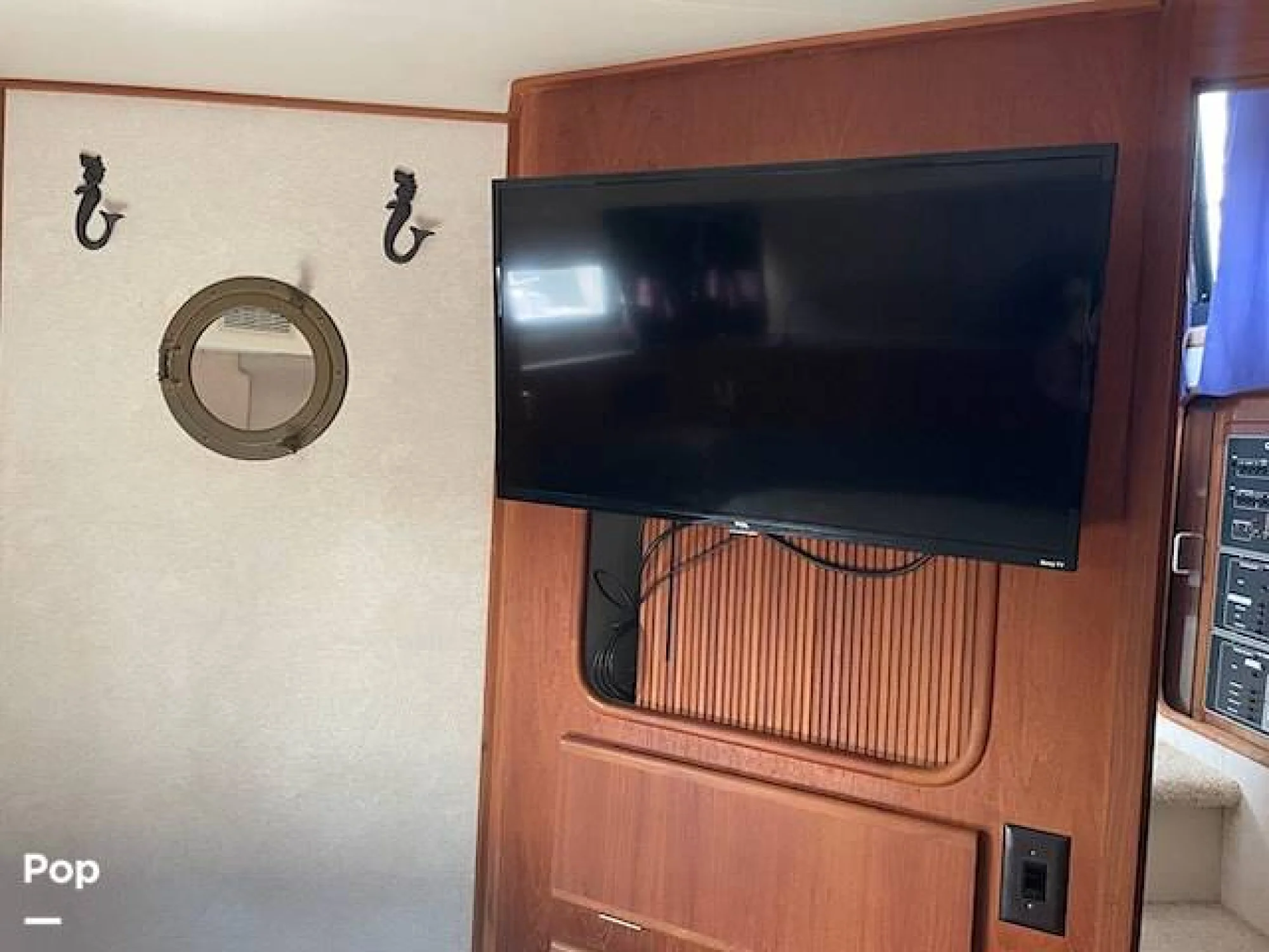 1992 Carver 36 Aft Cabin - Image 2