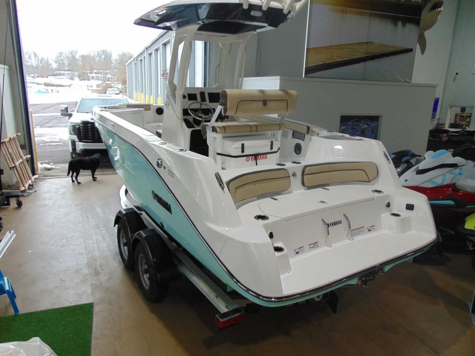 Yamaha Boats 222 FSH Sport E - Image 3