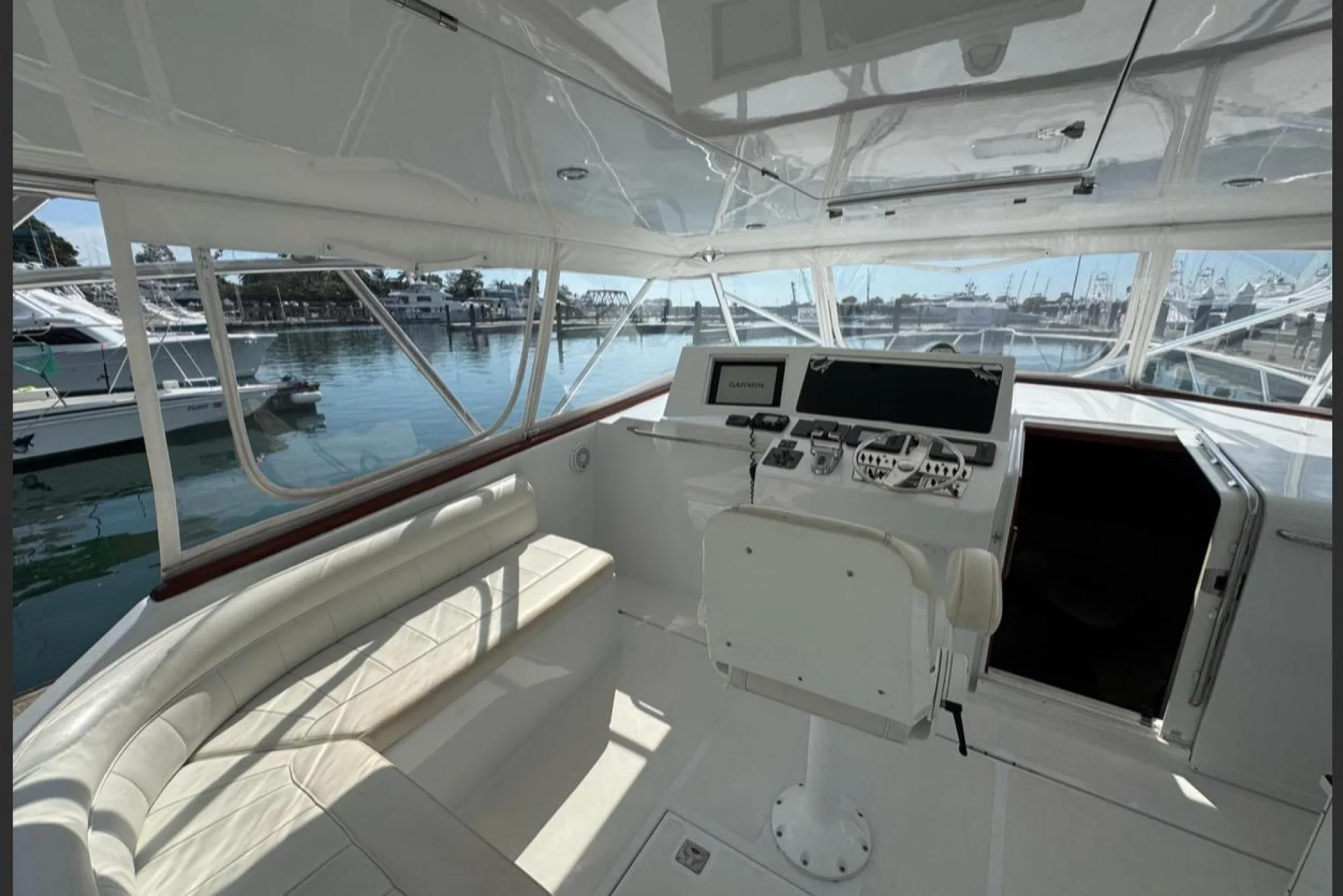 2004 Cabo 40 Express - Image 4