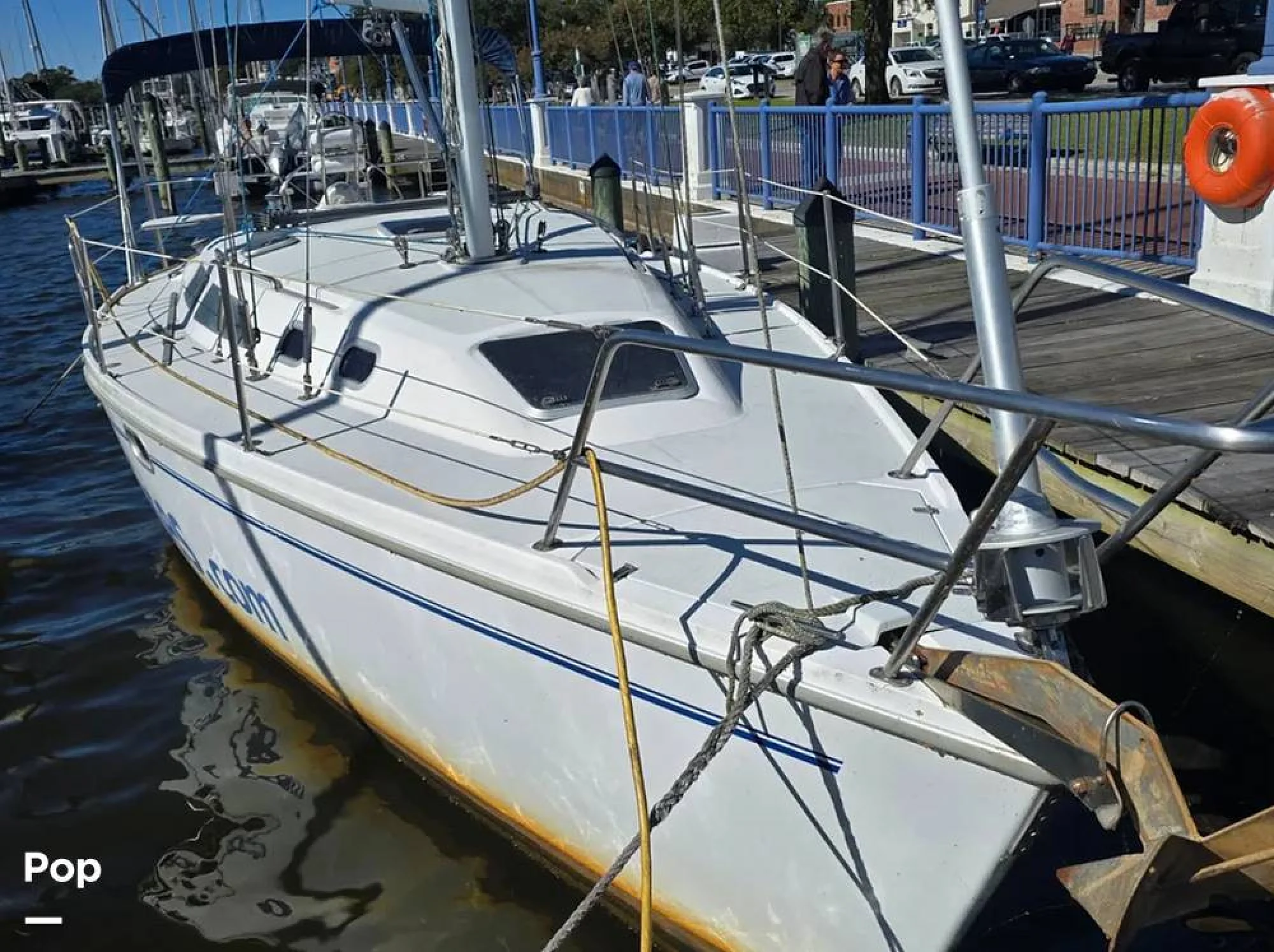 2001 Catalina 320 Wing - Main Image