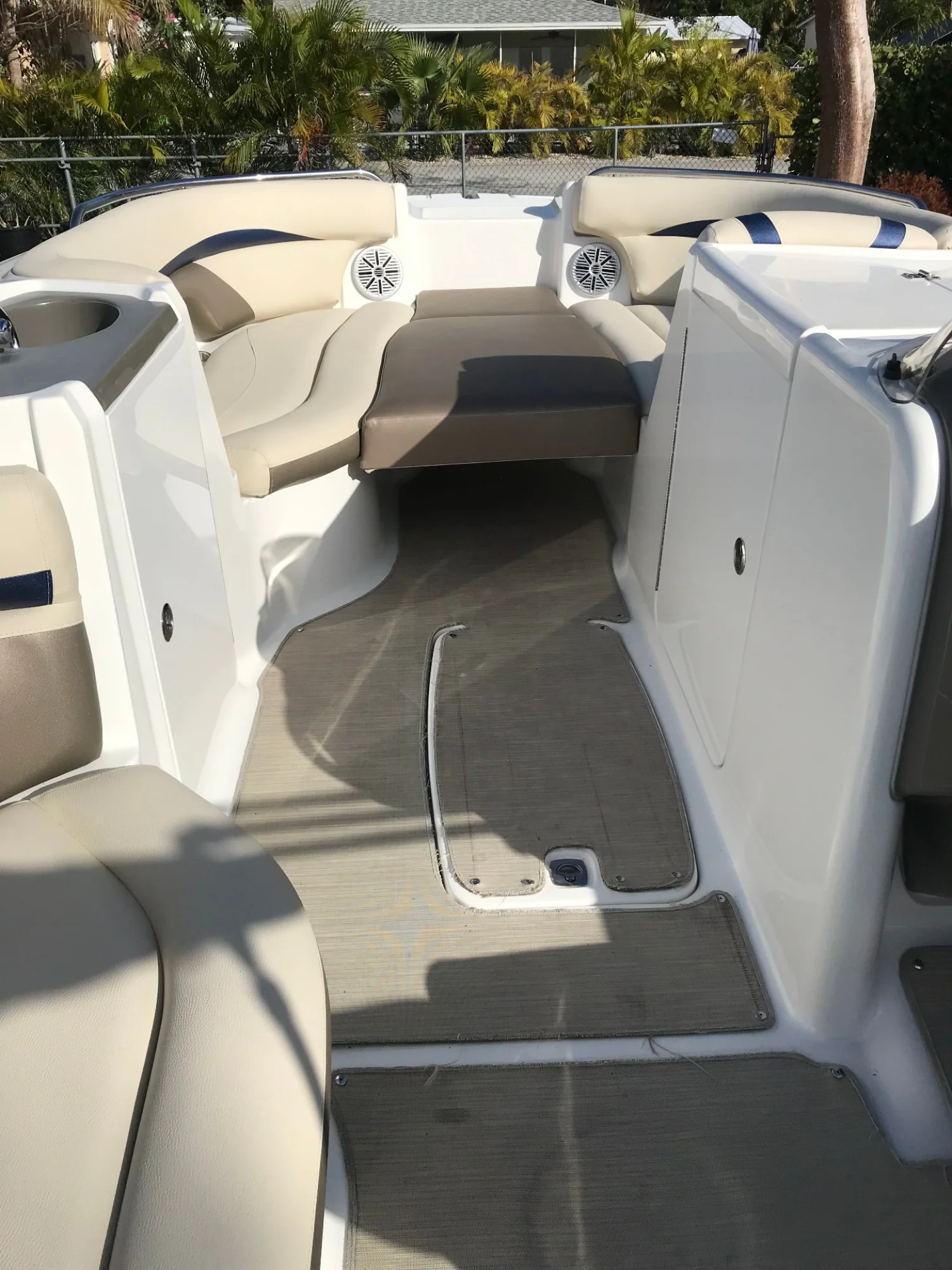 2017 Hurricane SunDeck 2200 OB - Image 4