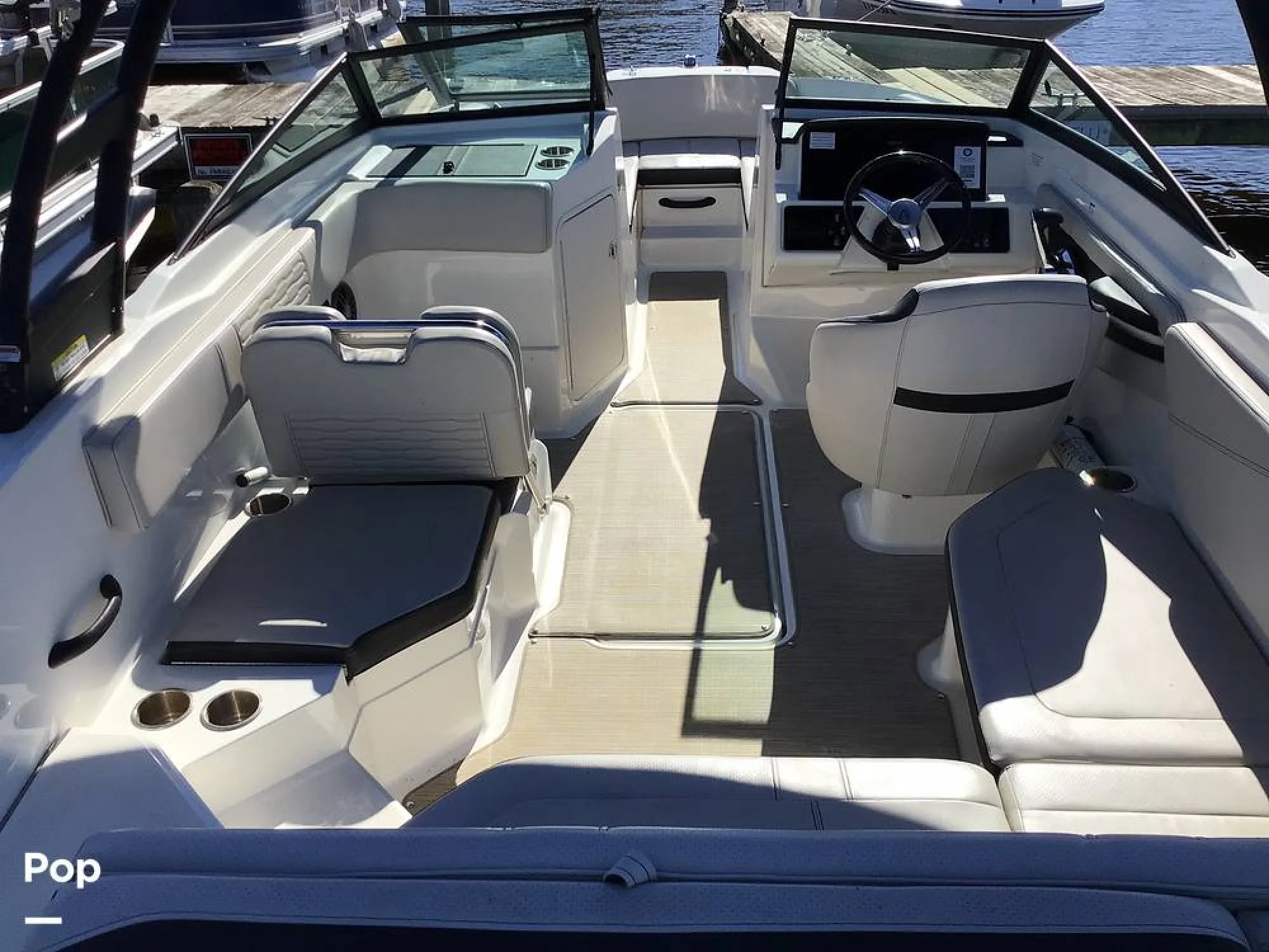 2023 Sea Ray 210 SPX OB - Image 5