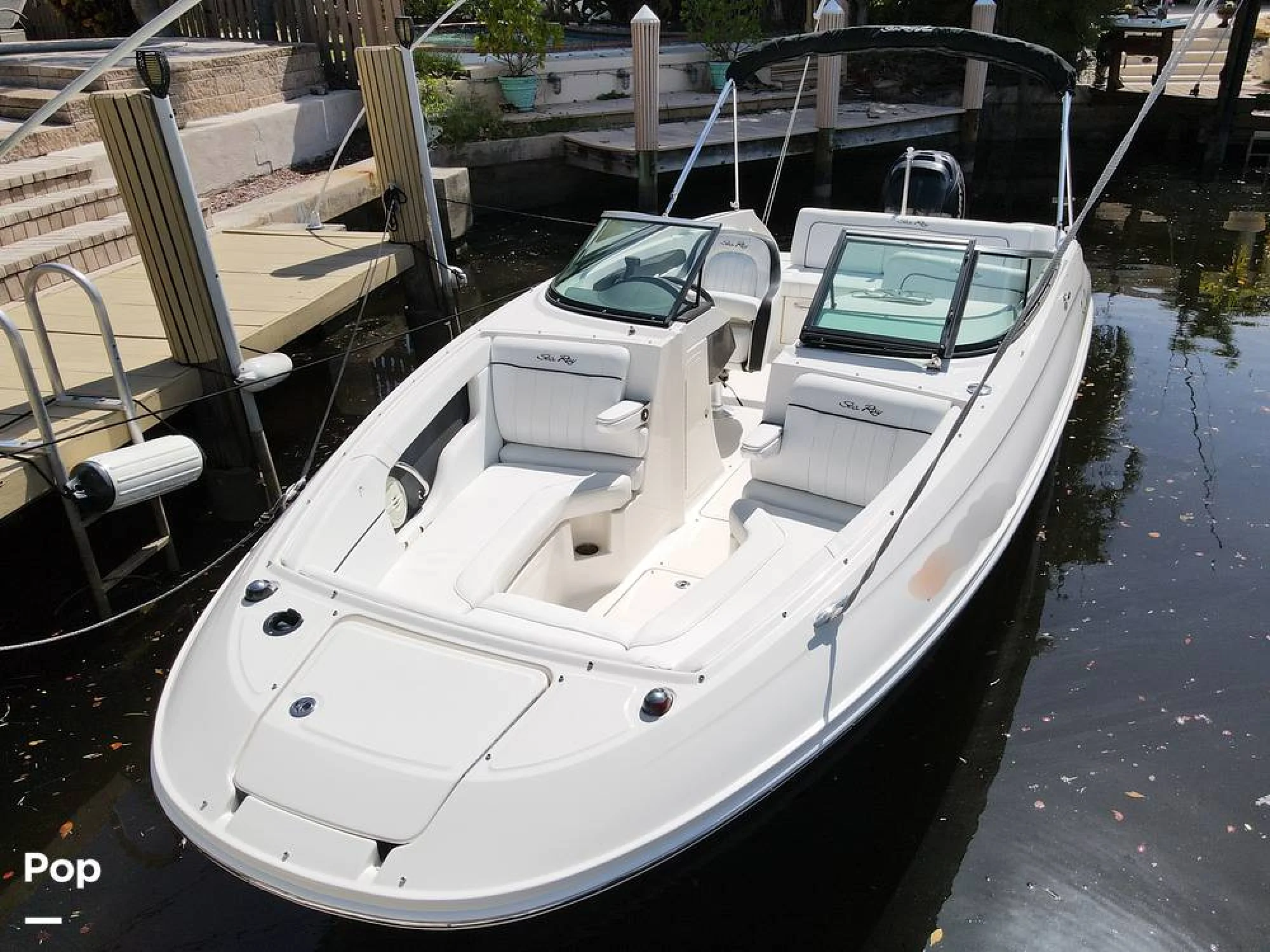 2014 Sea Ray 240 Sundeck - Image 2