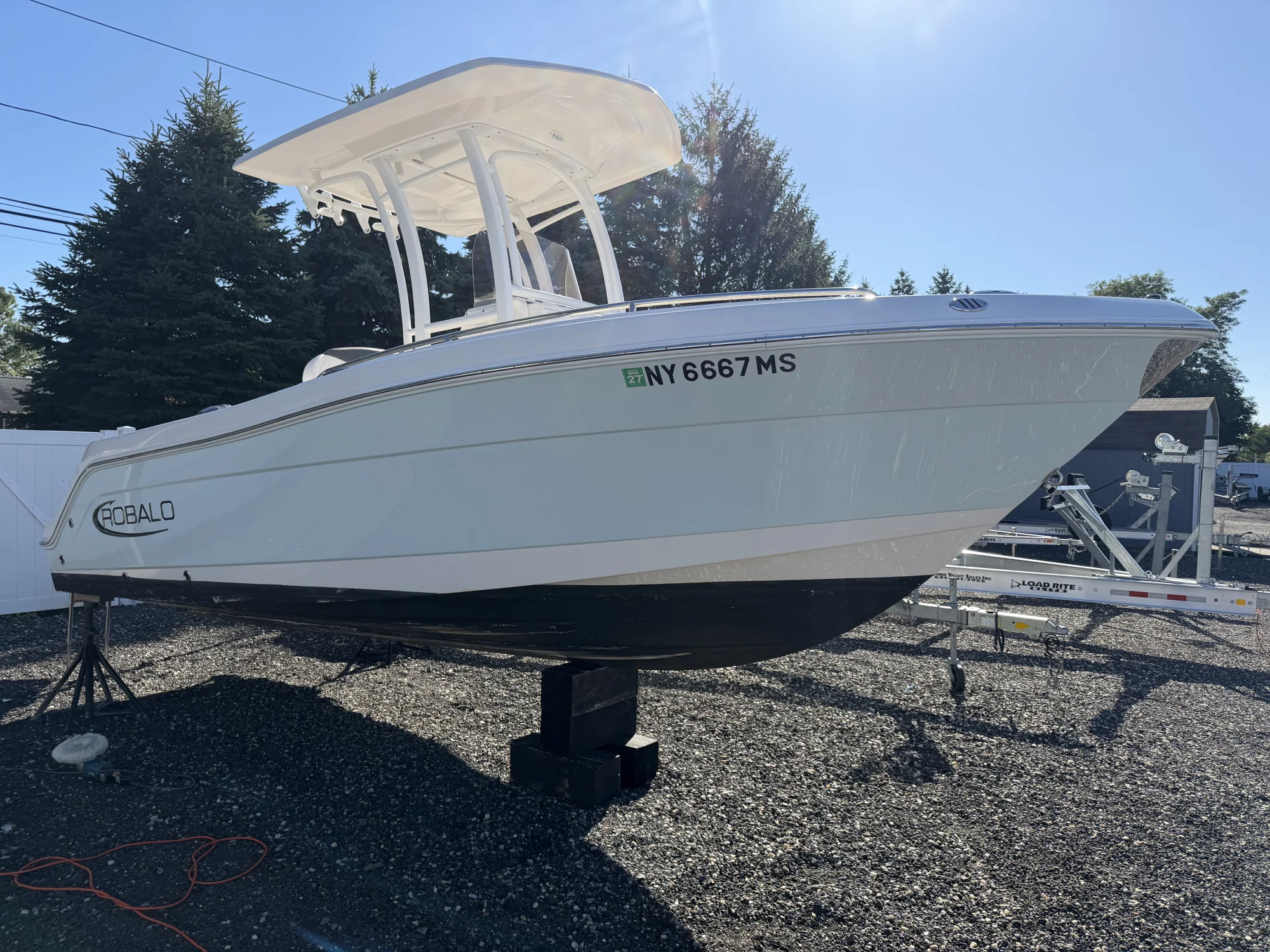2022 Robalo R222 Explorer - Image 2
