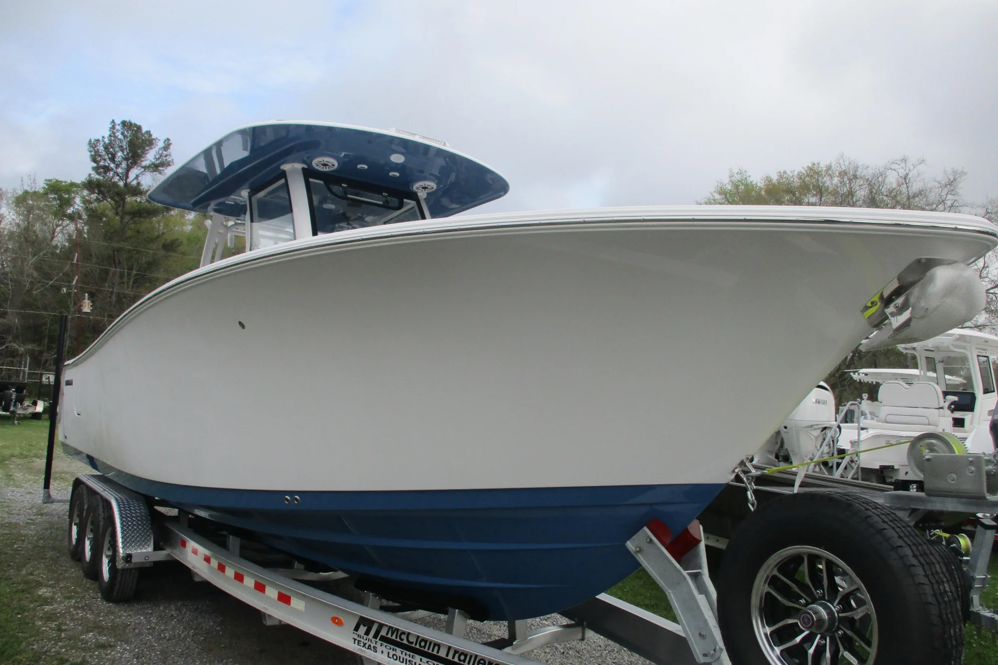 2026 Sportsman Open 302 Center Console - Image 2