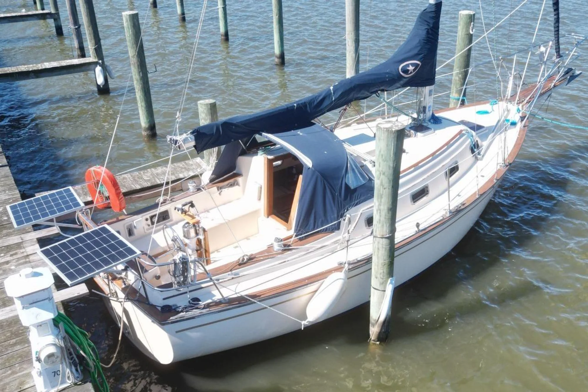 Island Packet 27 - Image 3