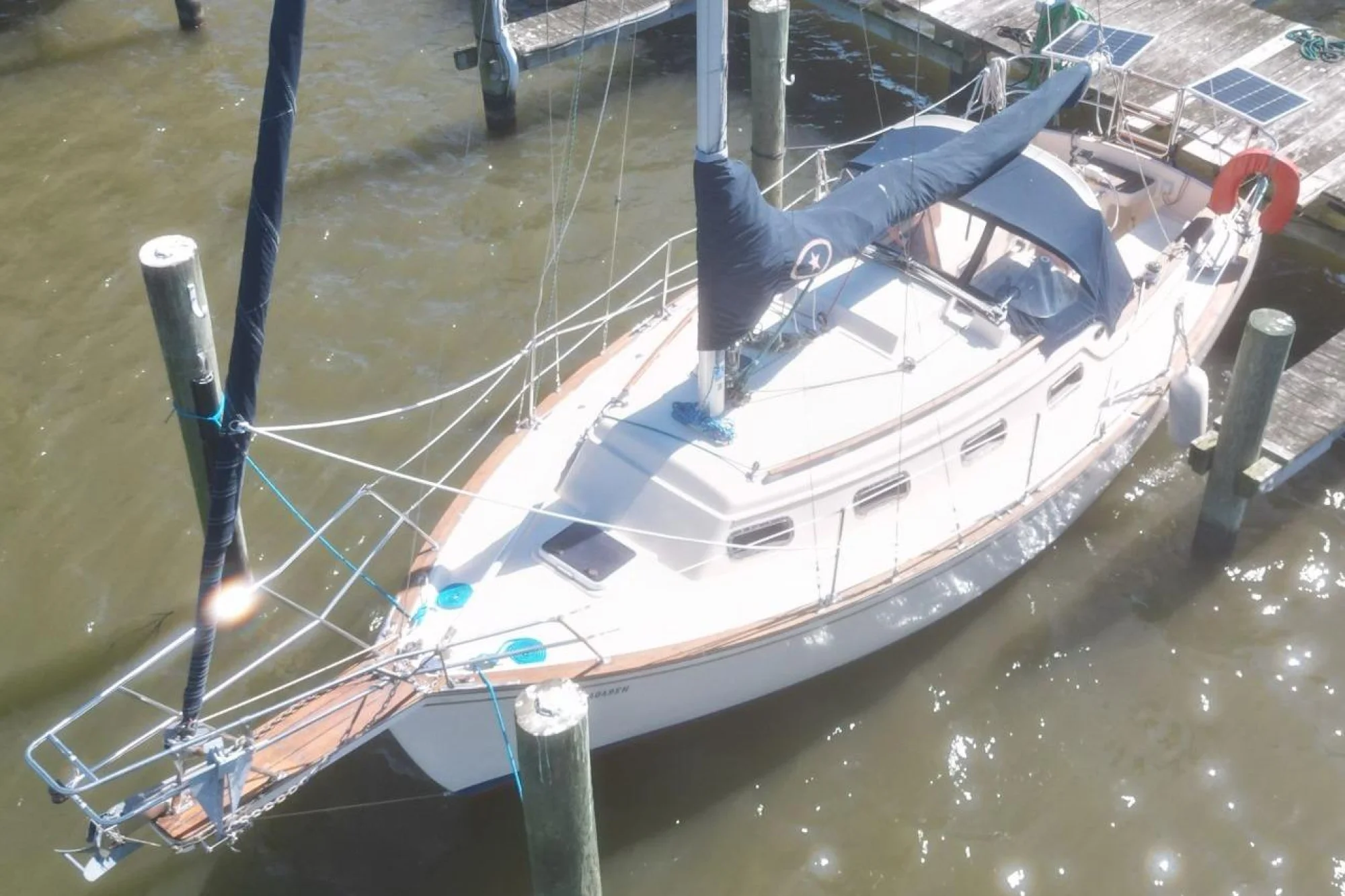 Island Packet 27 - Image 5