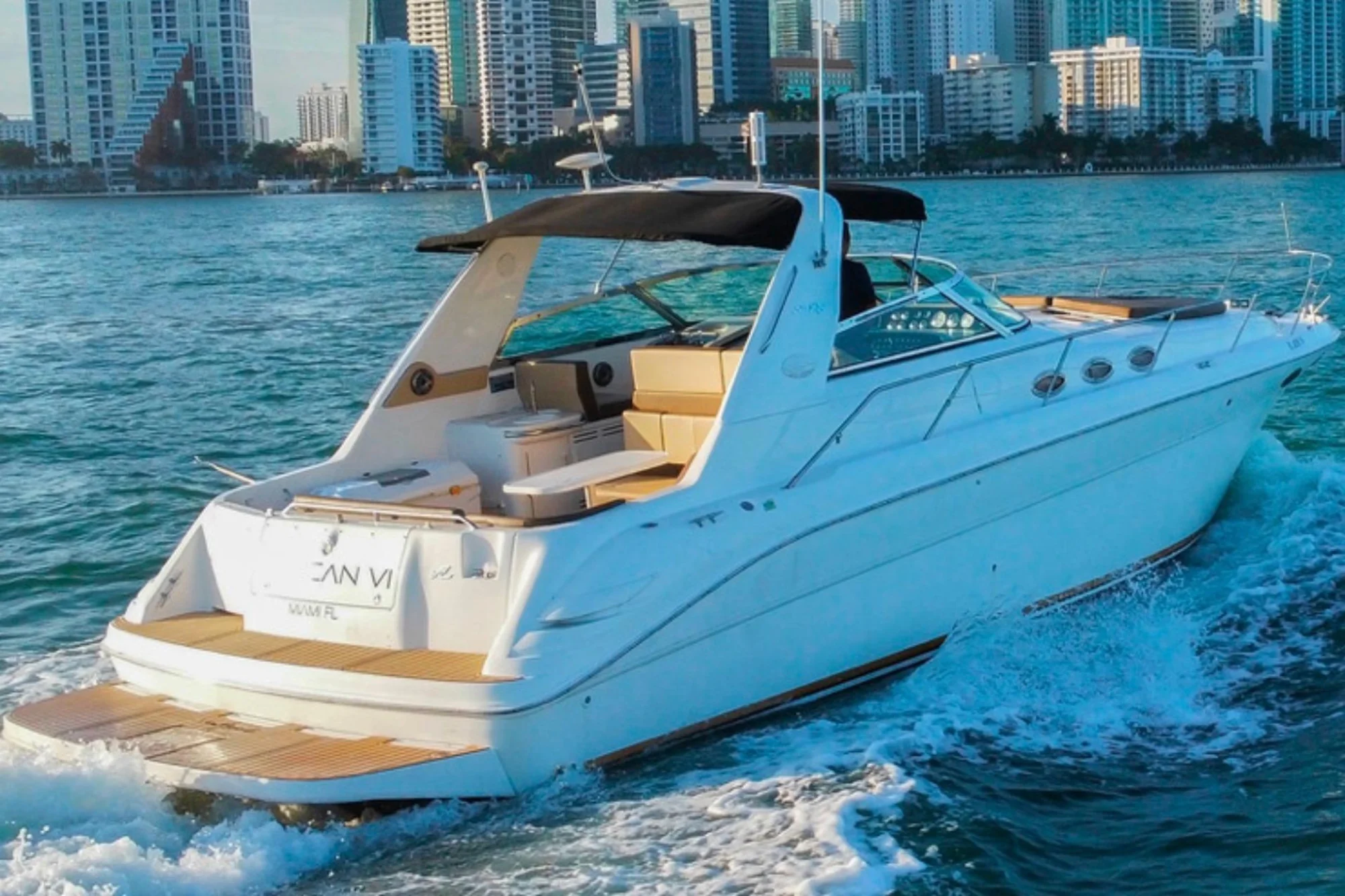 Sea Ray 370 Sundancer - Image 2