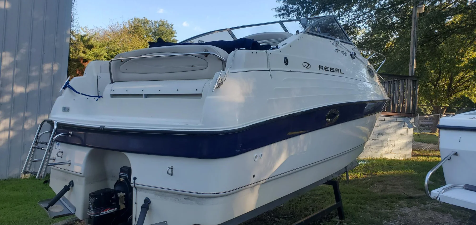 Regal Commodore 242 - Image 3