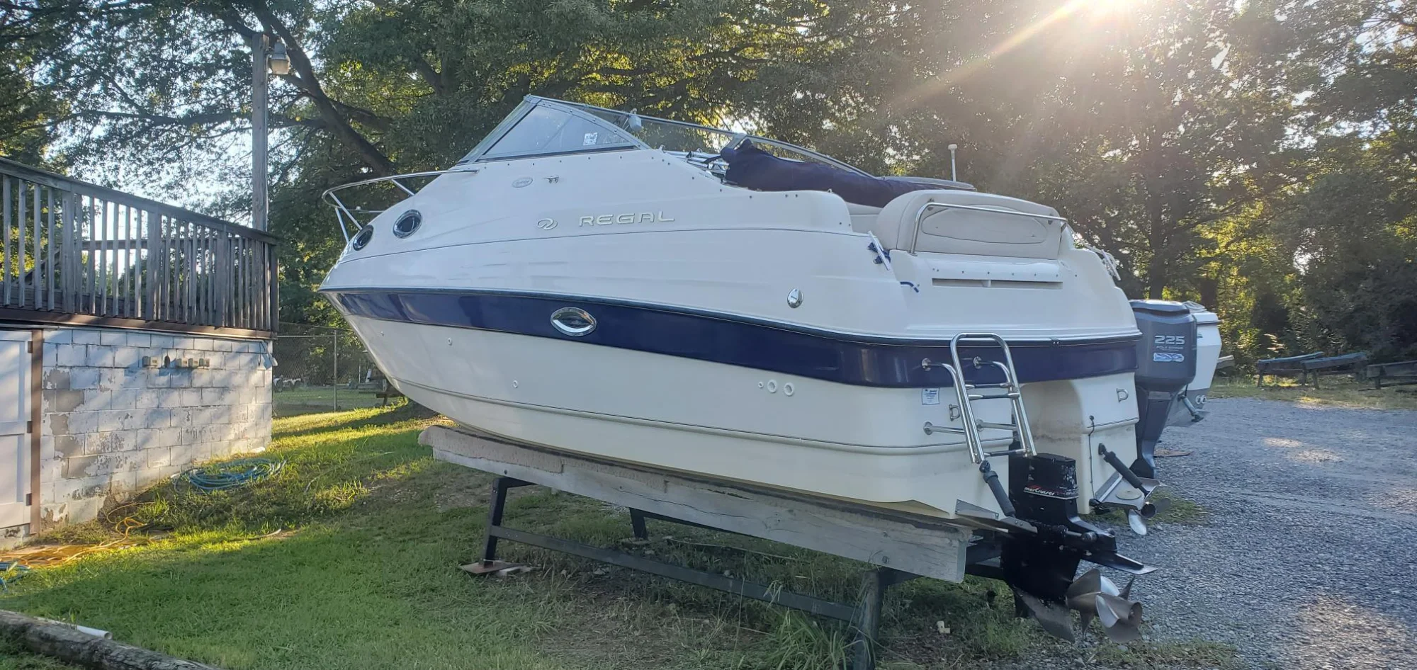 Regal Commodore 242 - Image 2