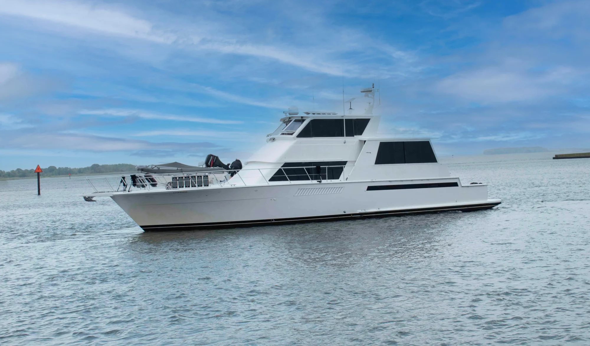 Viking 60 Cockpit Motor Yacht - Image 2