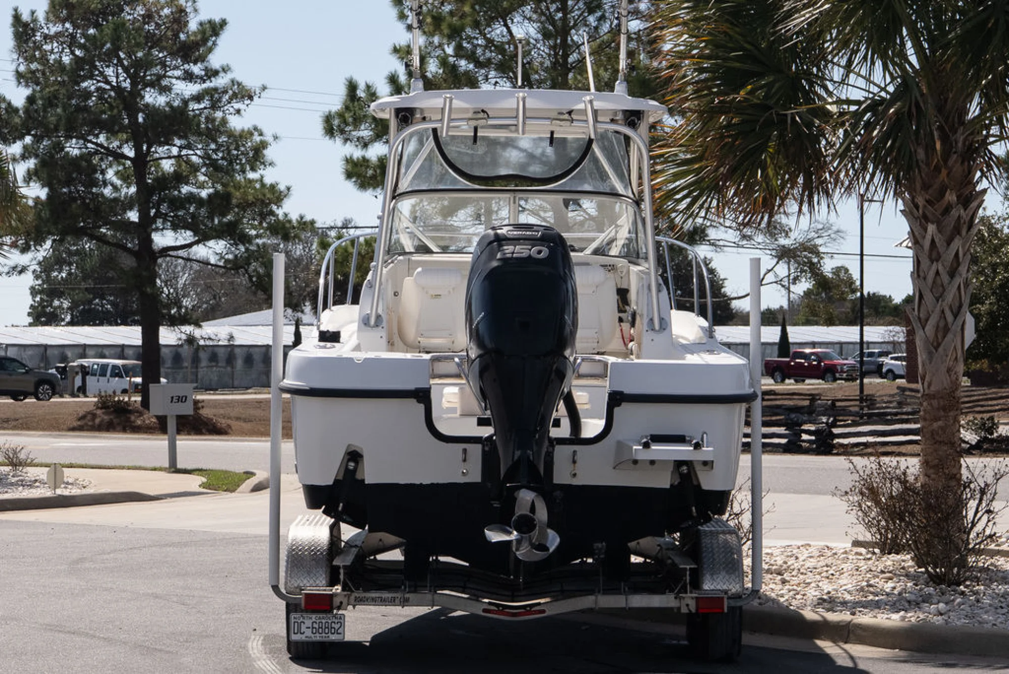 Boston Whaler 235 CONQUEST - Image 5