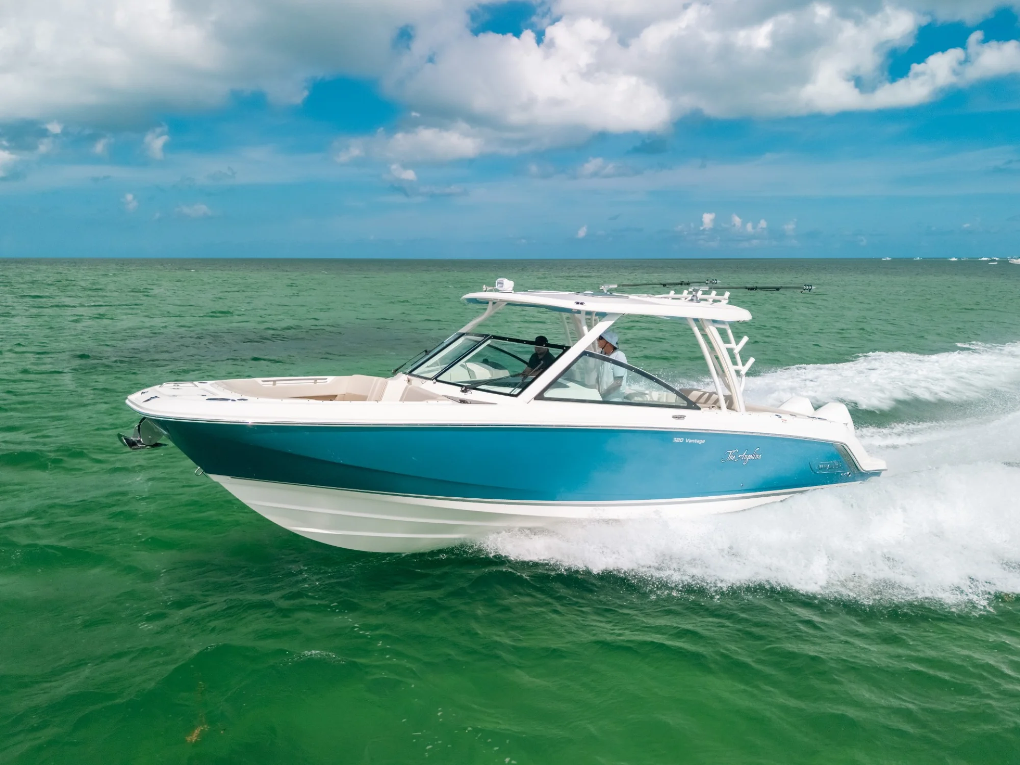 2024 Boston Whaler 320 Vantage