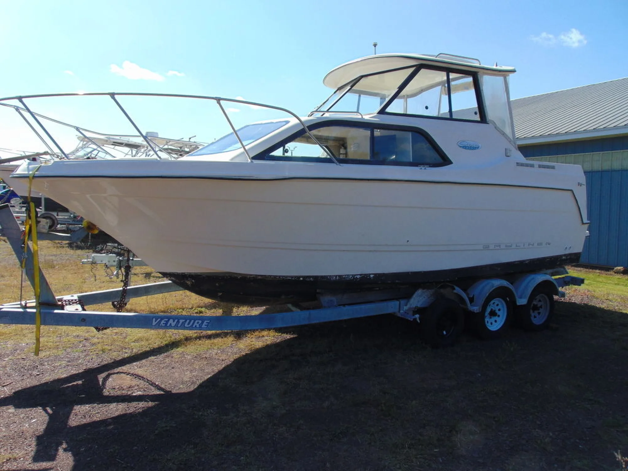 Bayliner 2452 - Main Image