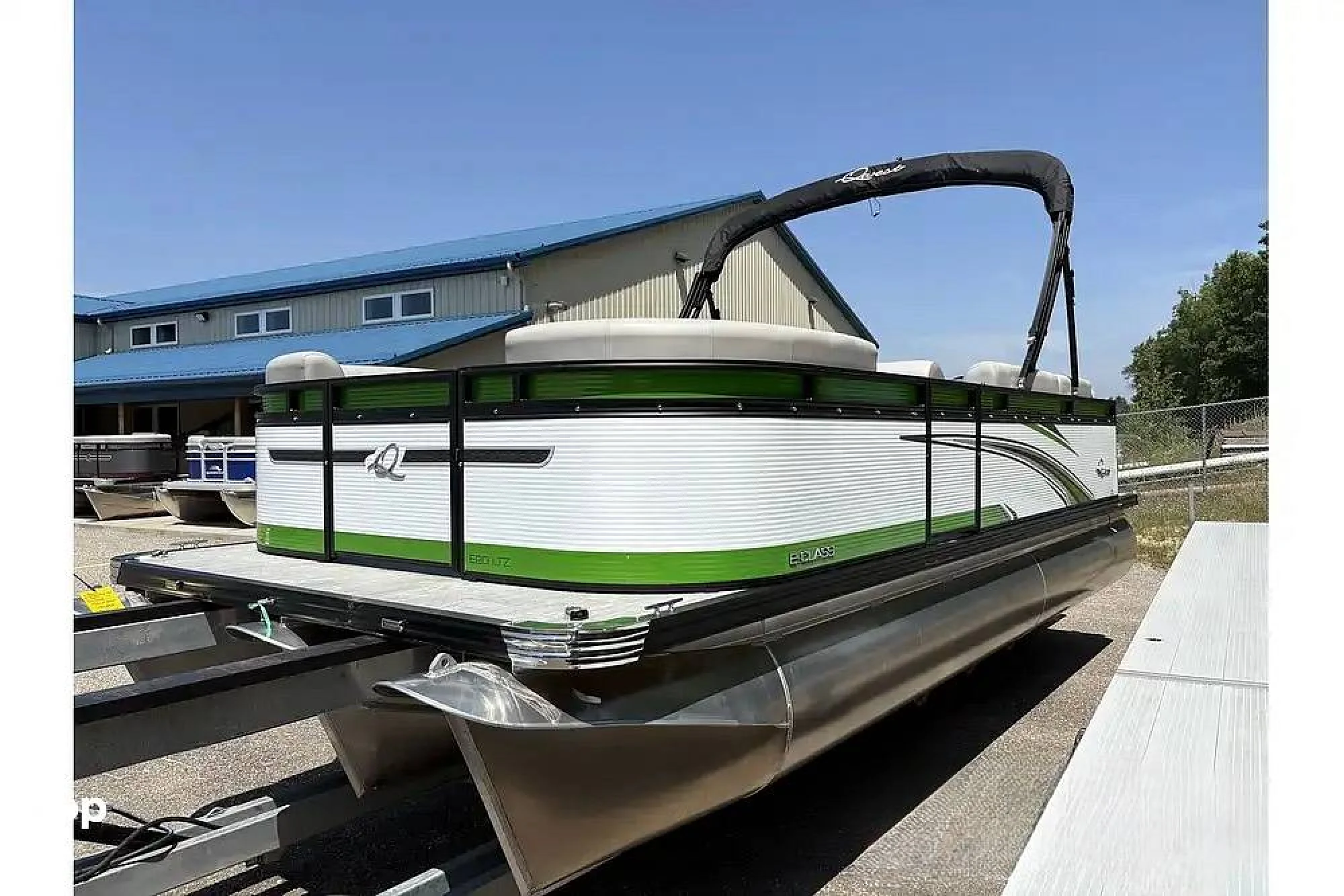 2024 Qwest E CLASS 20 LANAI-LTZ - Main Image