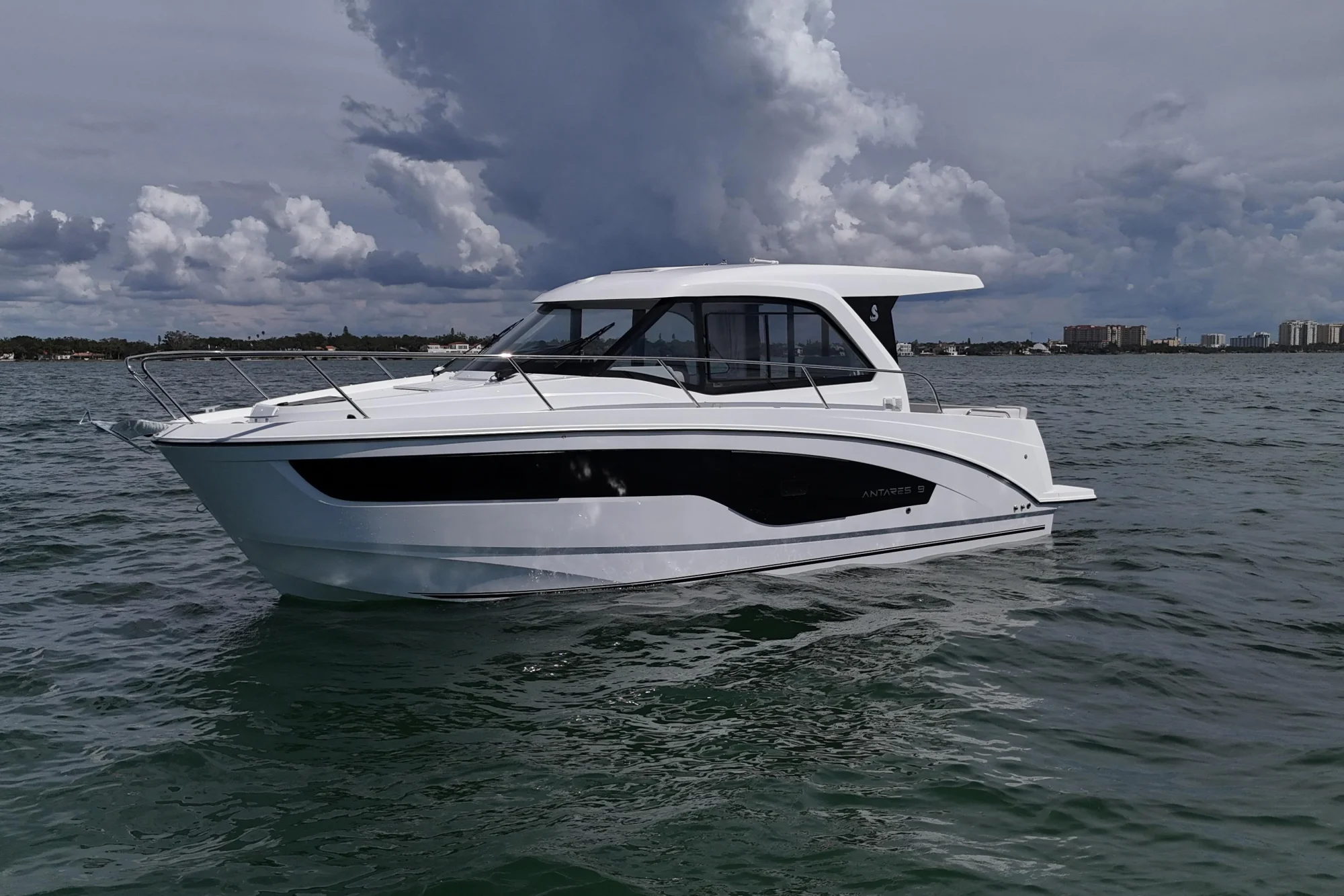 2027 Beneteau Antares 9 V2