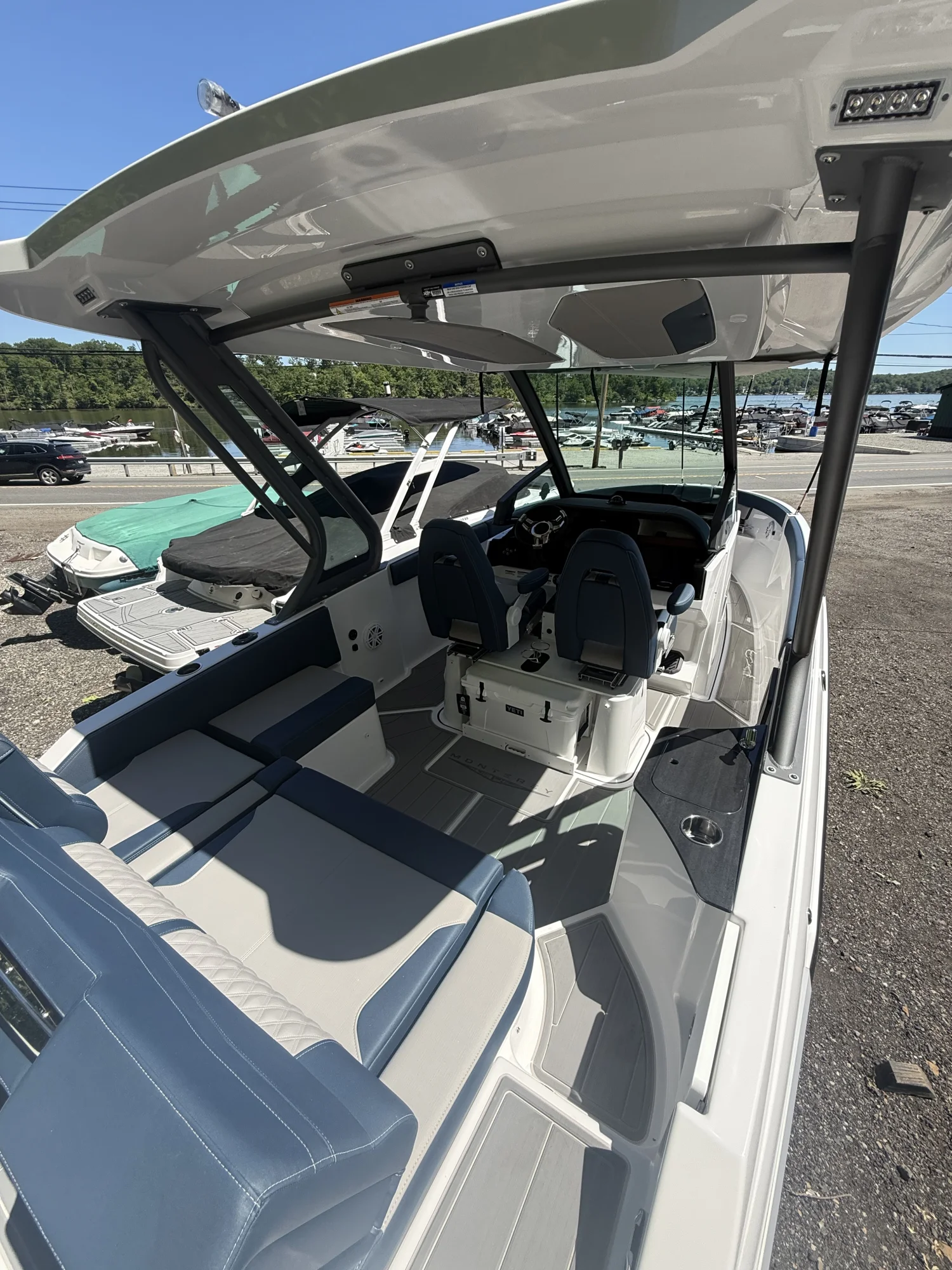 2026 Monterey Elite 25 OB Bowrider - Image 3