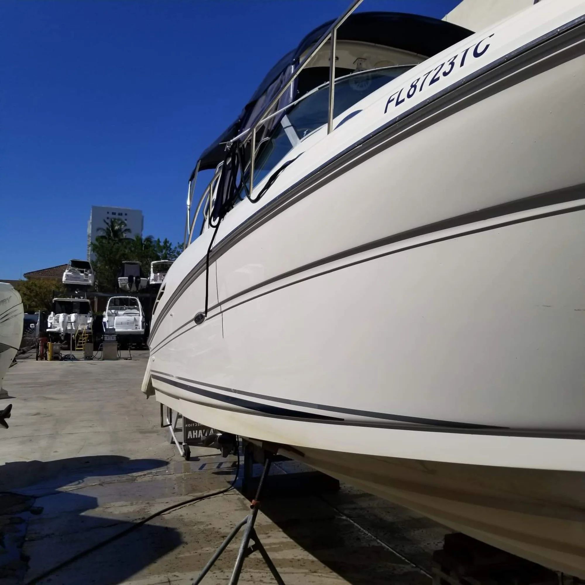 2004 Sea Ray 300 Sundancer - Image 4