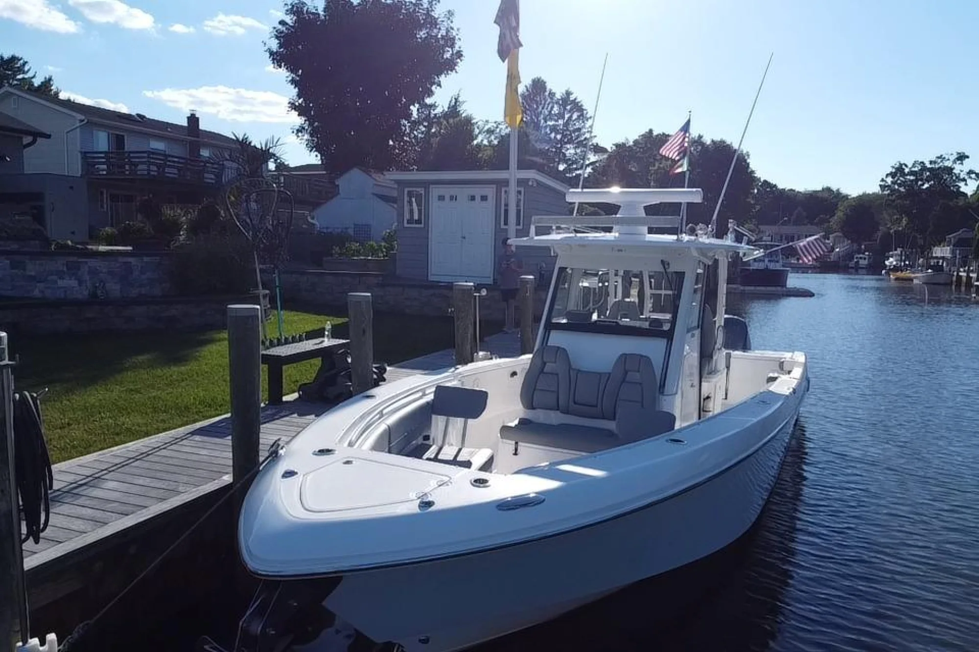 2018 Everglades 335 Center Console - Image 5