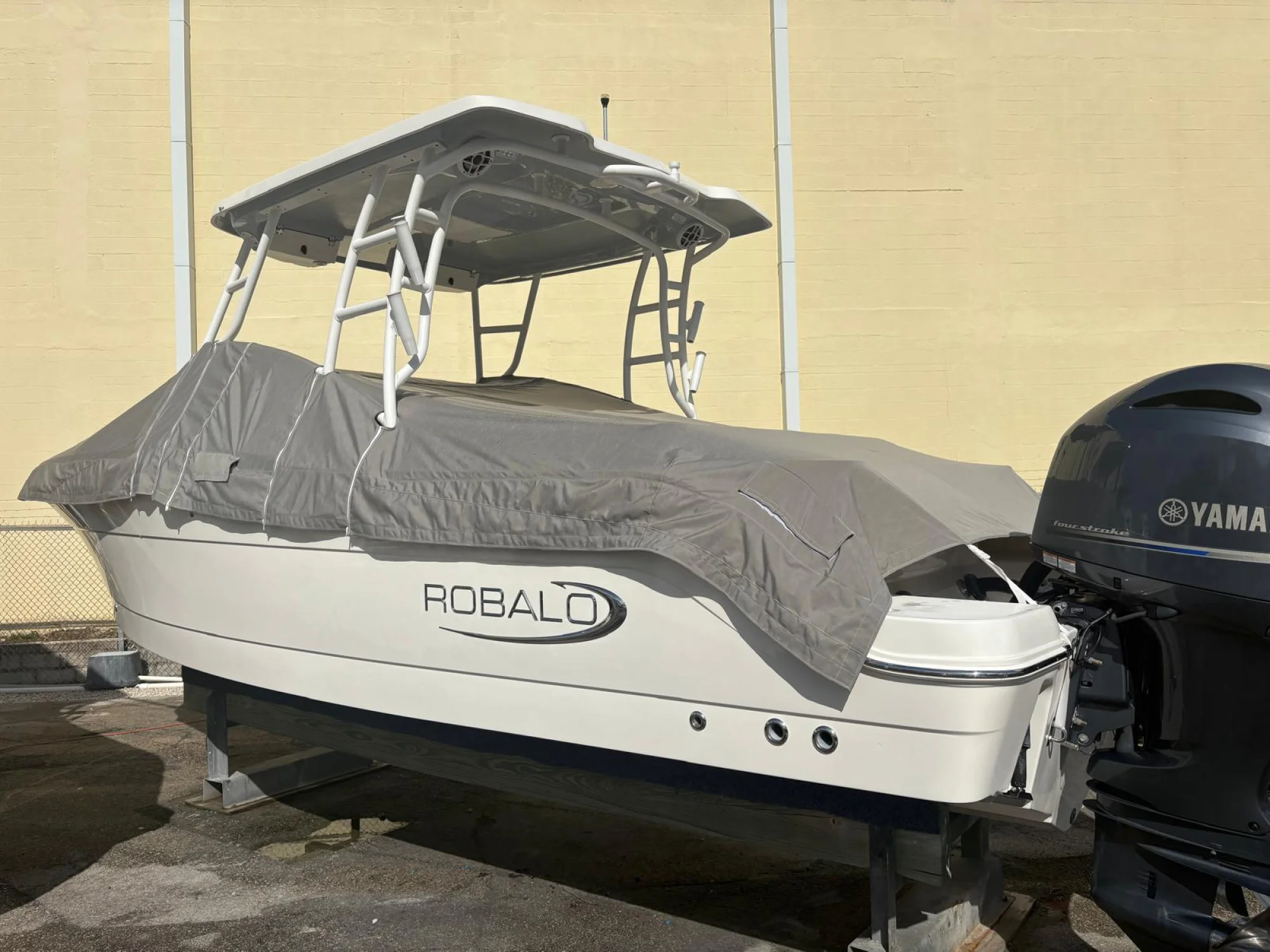 2021 ROBALO R247 - Image 4