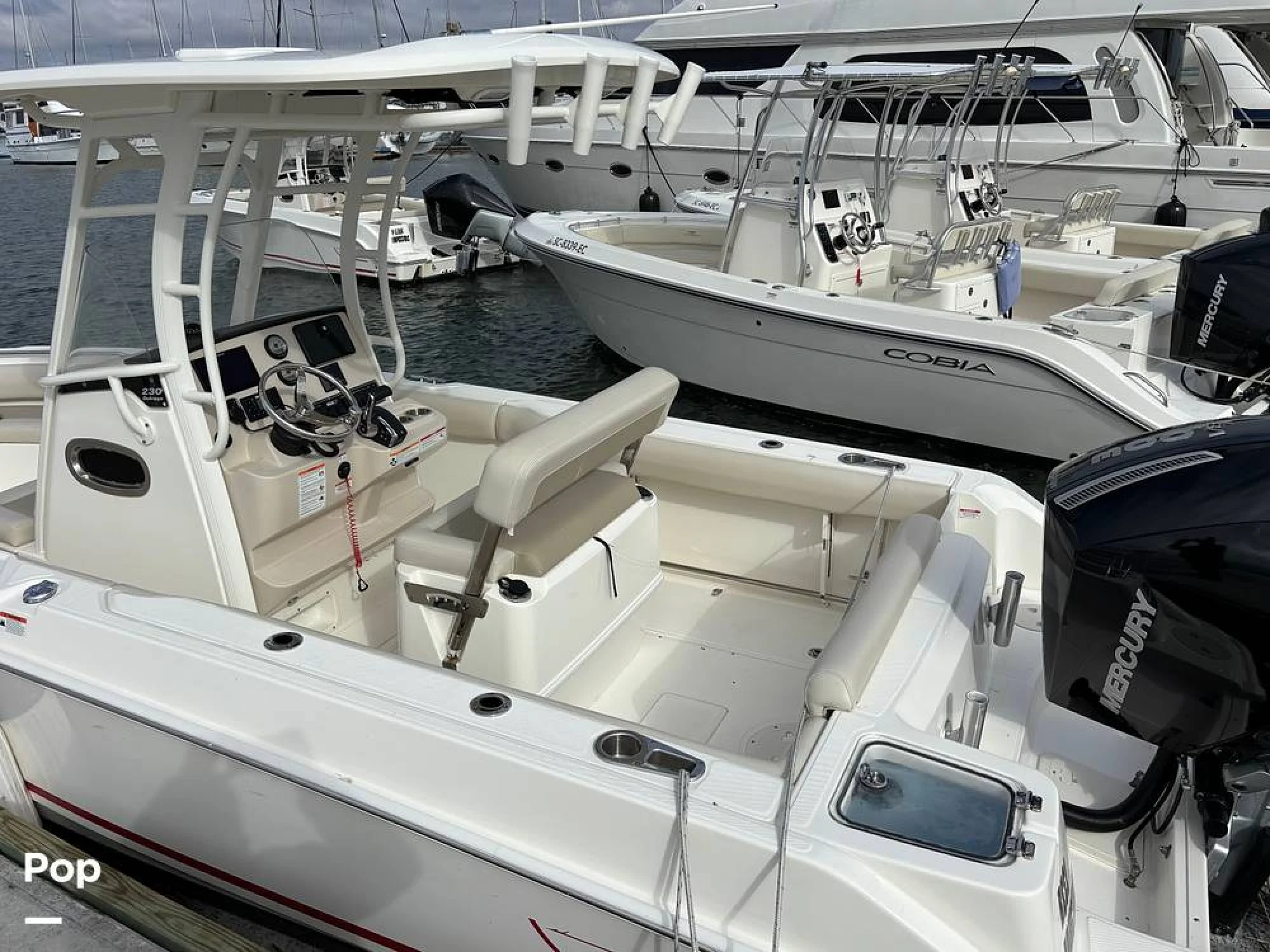 2025 Boston Whaler 230 Outrage - Image 5