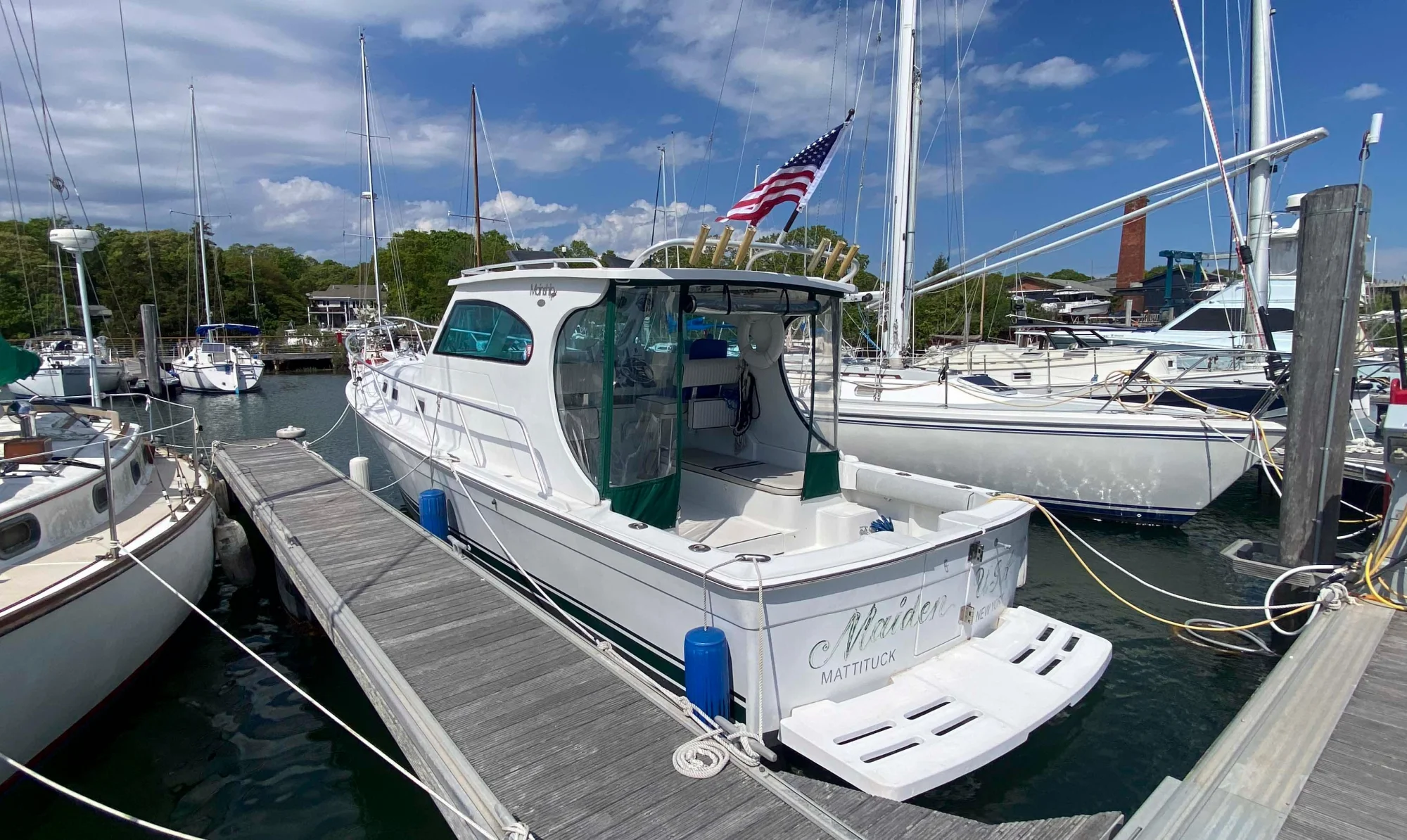 Mainship Pilot 30 Sedan - Image 2