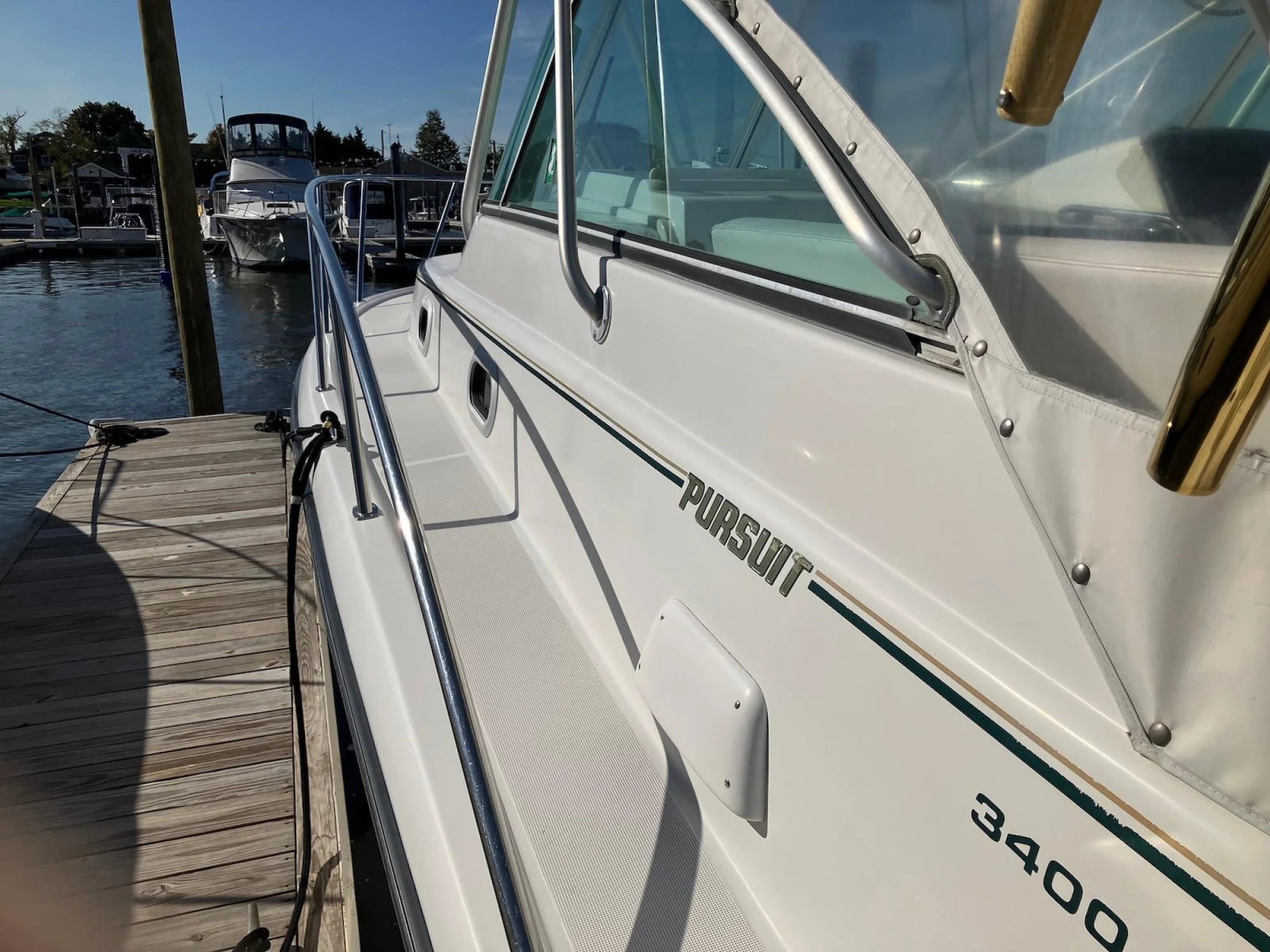 Pursuit 3400 Express - Image 5