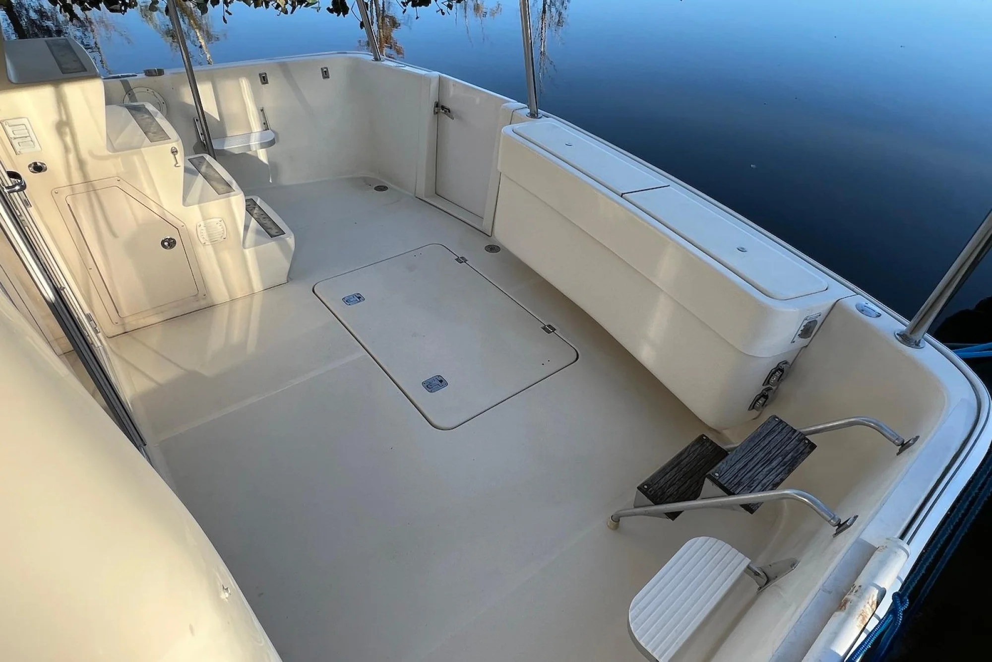 Mainship 400 Trawler - Image 5