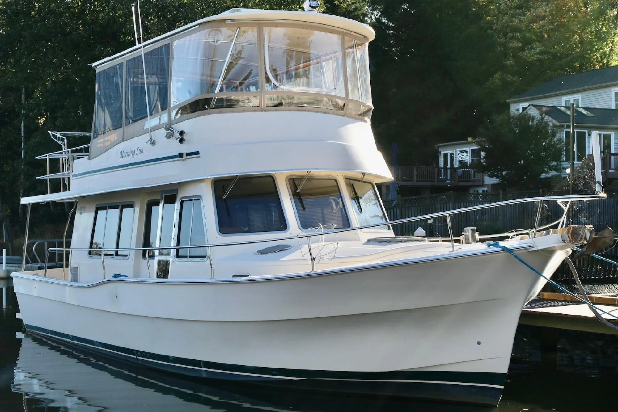 Mainship 400 Trawler - Image 3