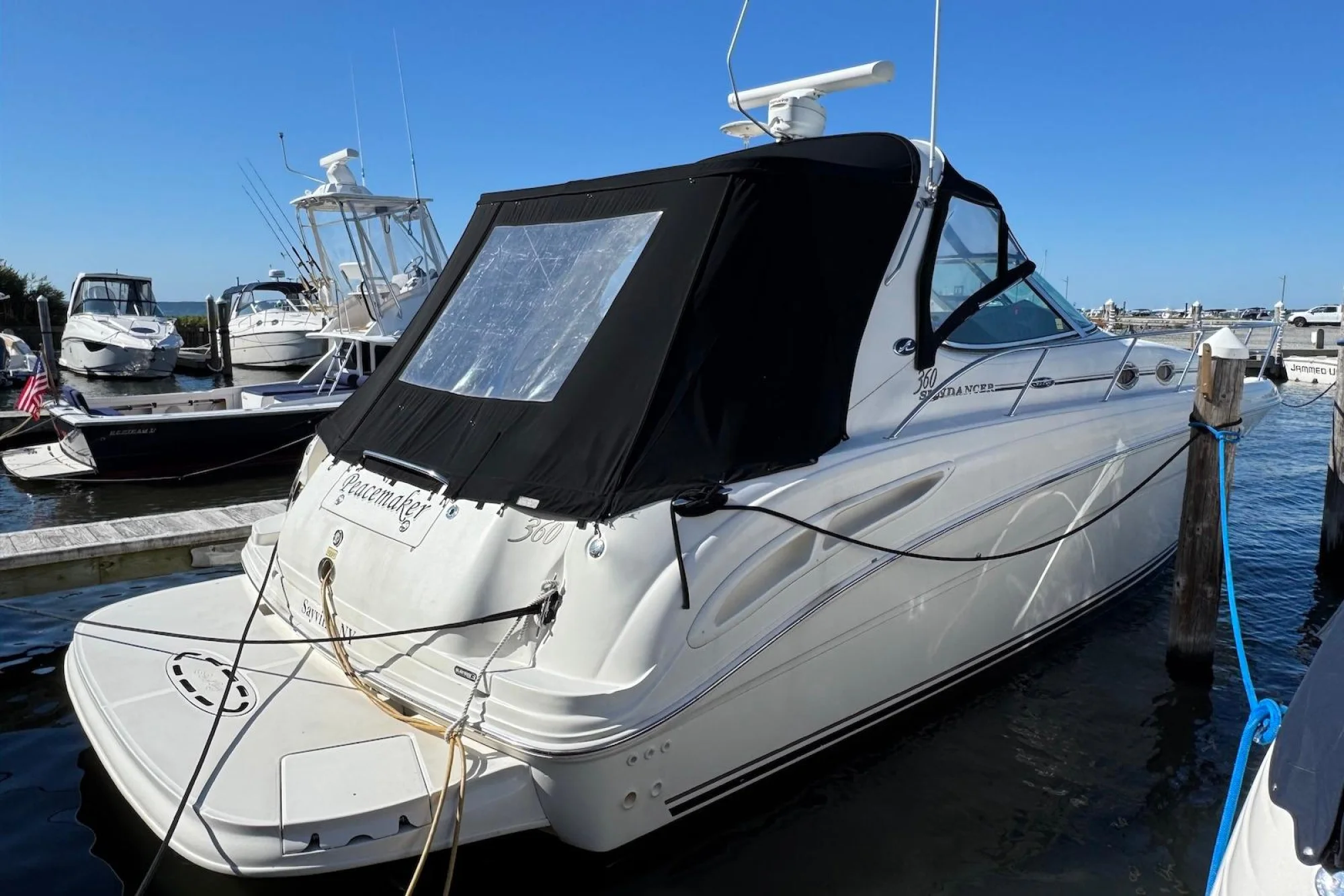 Sea Ray 360 Sundancer - Image 4